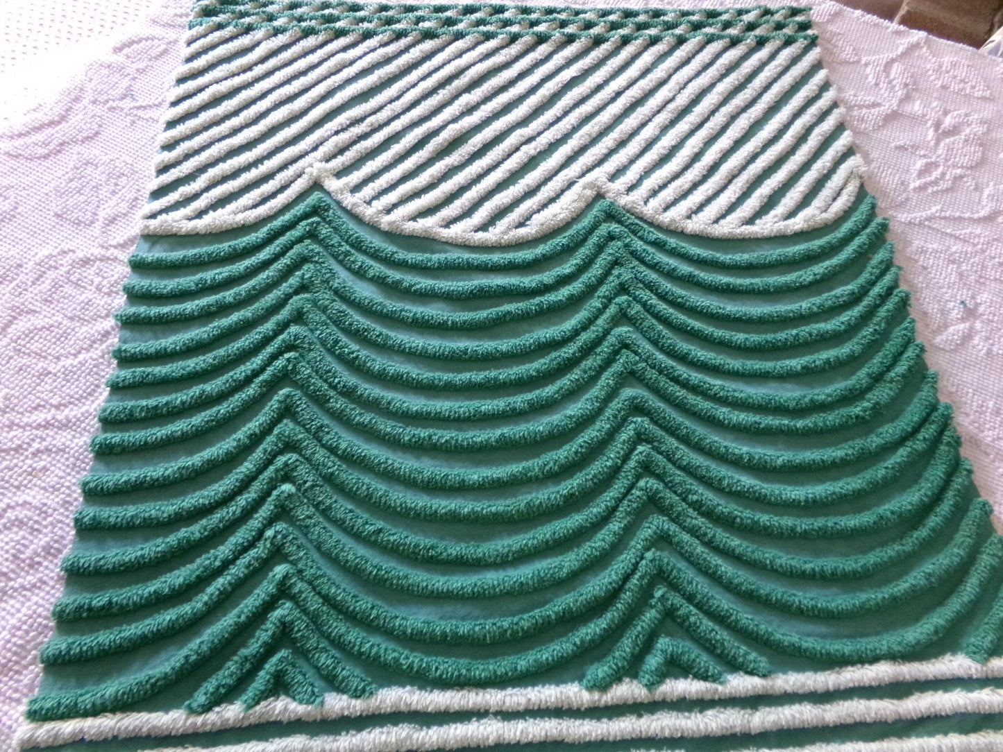 Drama Green Vintage Chenille Fabric, Powerful Swooping Wave Scallops, 20" x 24" inch piece, Great in Quilts, Wall Hangings