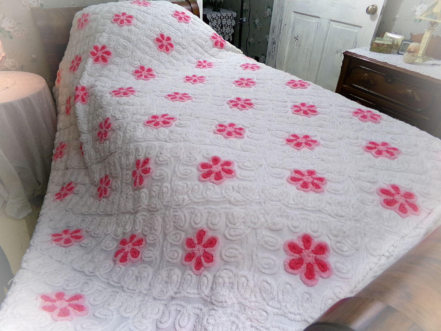 whimsical wonderland vintage chenille bedspread, pink roses in snowy white plush swirls, full size cotton bedding