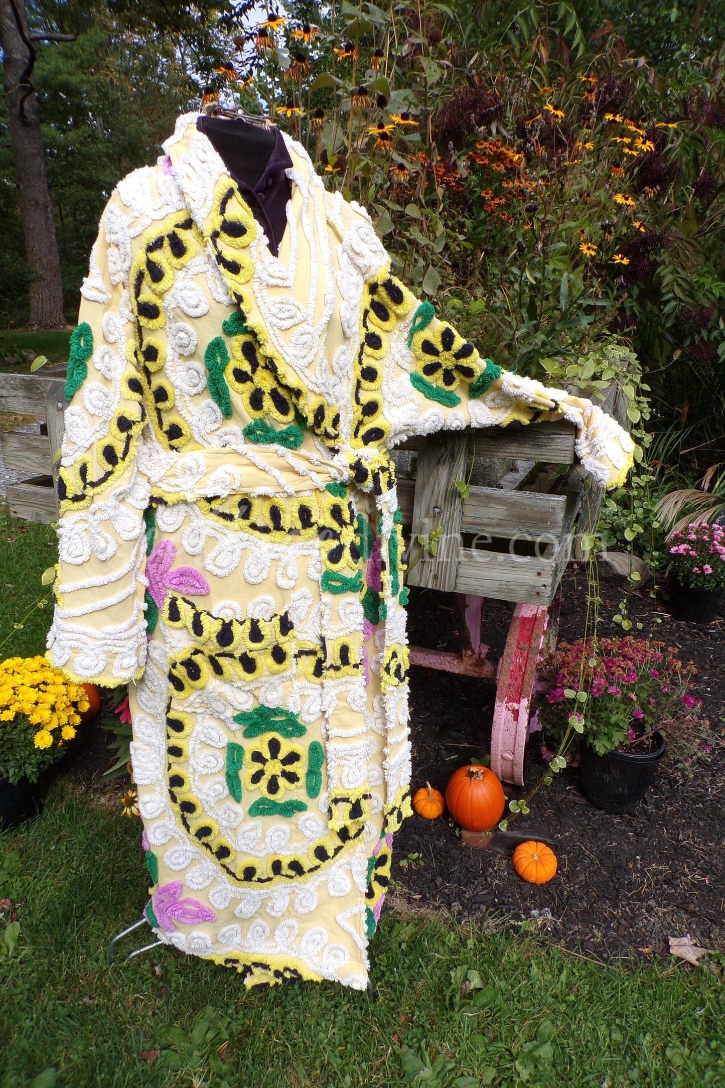 Plus Size Chenille Robe, Rise 'n Shine, XL XXL Bathrobe with Sculpted Cake Frosting Florals in Black & Sunny Yellow, Art to Wear