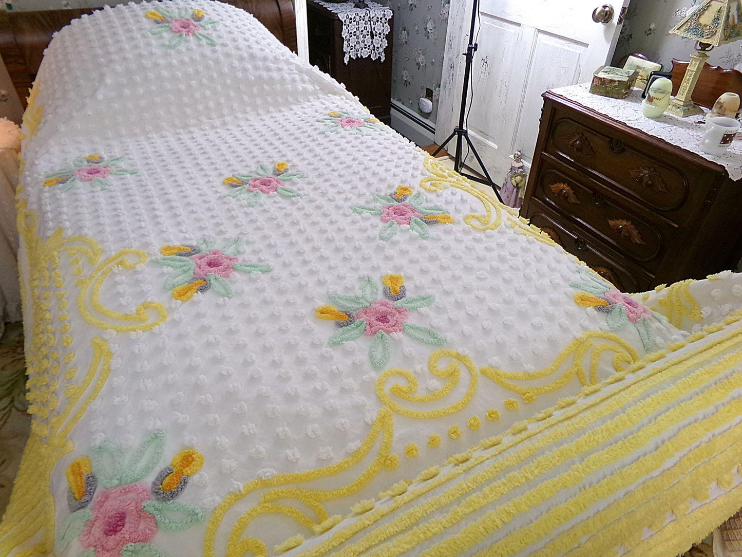 cottage charm vintage chenille bedspread, summer flowers, white dots & golden yellow accents, full size bedding