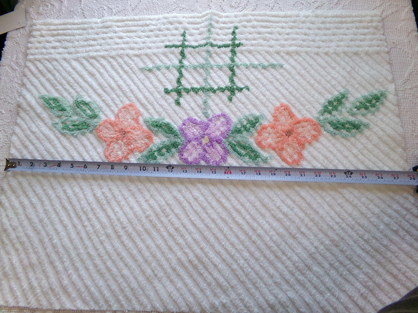 Pretty Vintage Chenille Fabric - Soft & Textured for Your Creative Projects, 21" x 28" Piece of Sewing Material Ideal for Quilts, Pillows