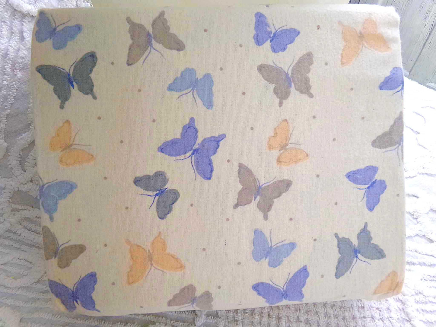 BUTTERFLIES Vintage FULL Flannel Sheet Set, Dreamy Butterfly Pattern, 1 Flat Sheet, 1 Fitted Sheet, 2 Pillowcases, Pure Natural 100% Cotton