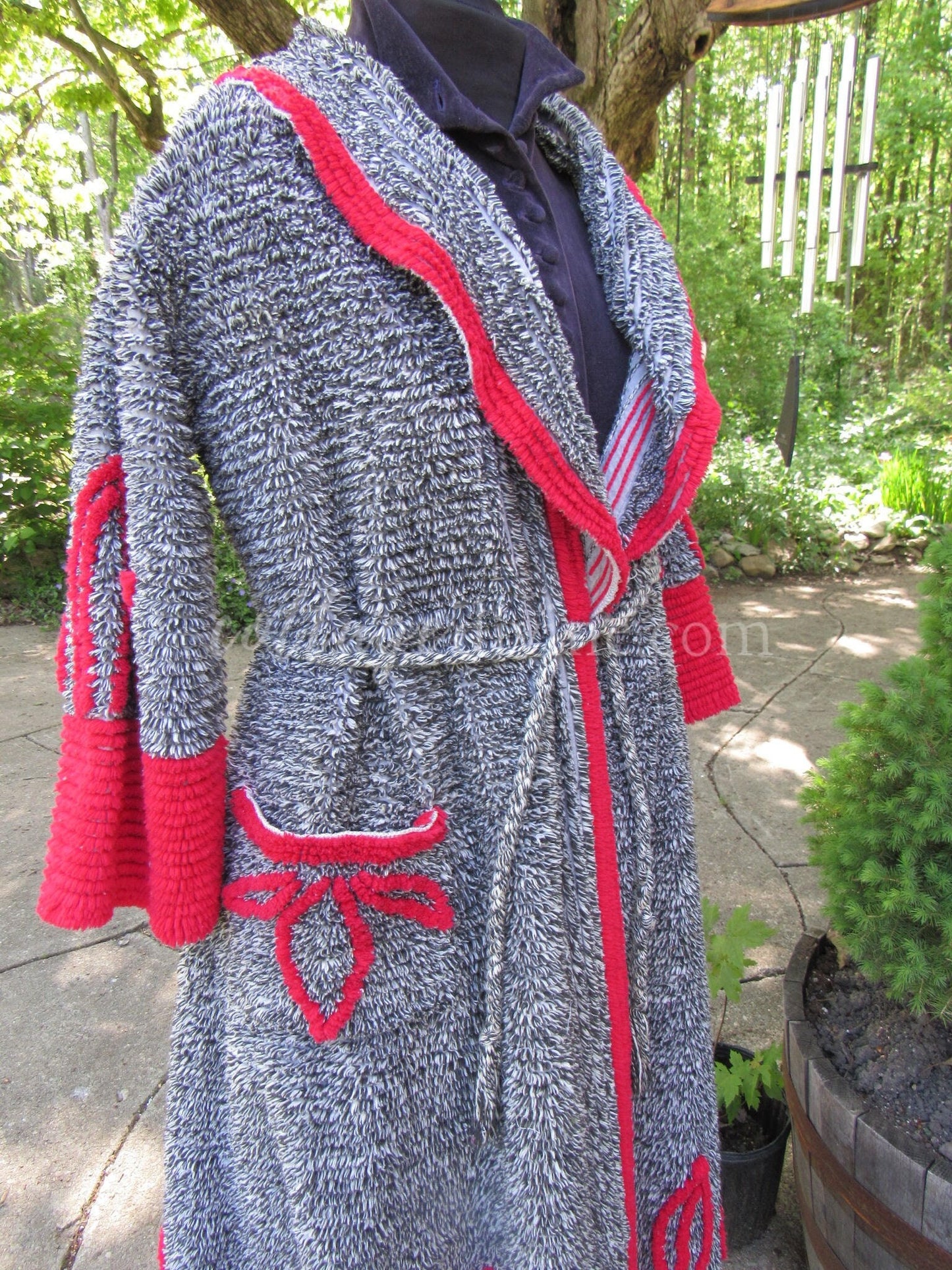 Salt & Pepper Siren Vintage Chenille Robe, Red Hot Statement Bathrobe with Kimono Sleeves, XS, Rare Petite Size