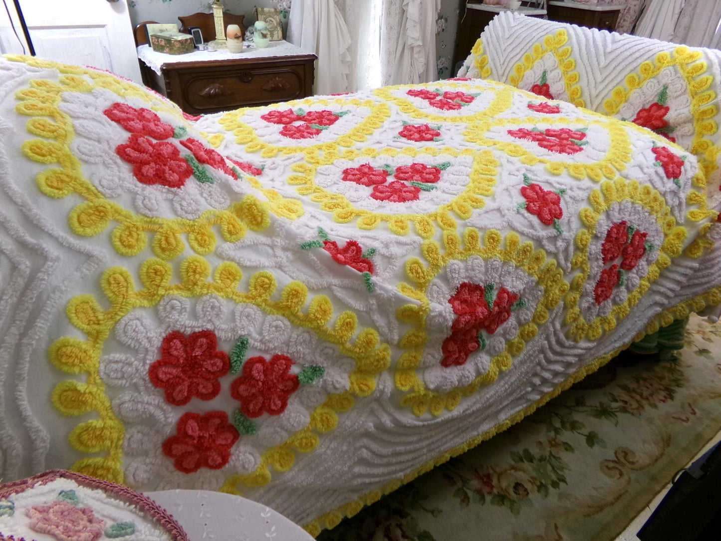 sweetheart vintage chenille bedspread with brilliant hearts, roses & curlicue swirls on white 100% cotton, MCM aesthetic, FULL size bedding