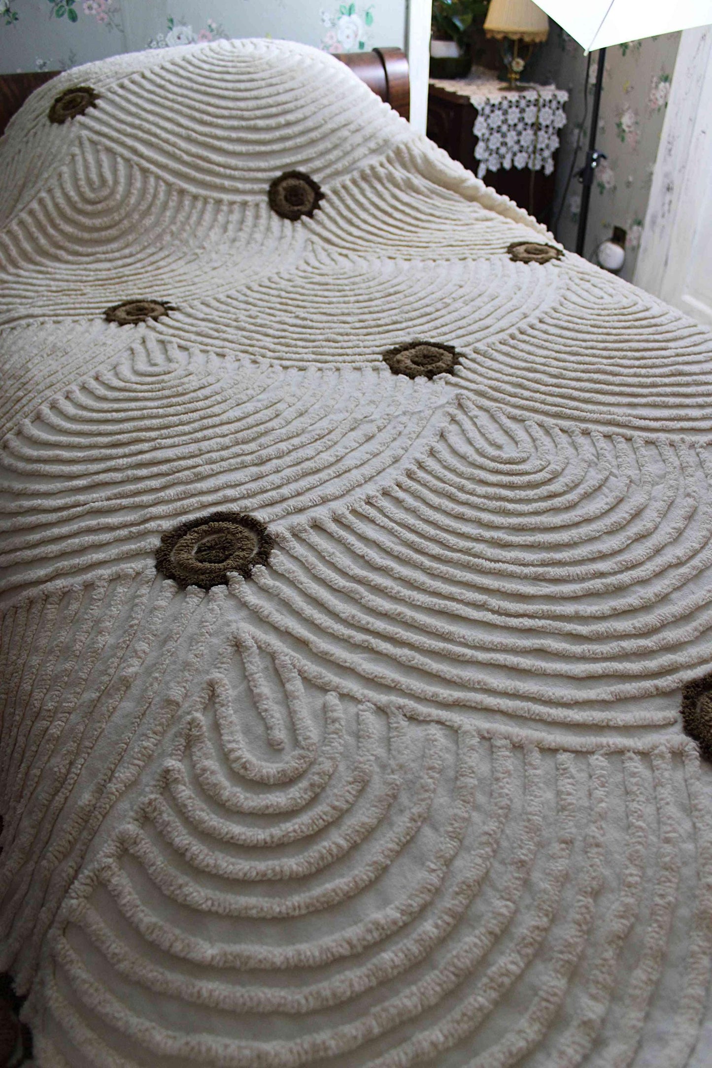 Vanilla Chocolate Swirl Vintage Chenille Bedspread, Swooping Scallop Design, 100% Cotton, FULL Size Midcentury Mod Bedding