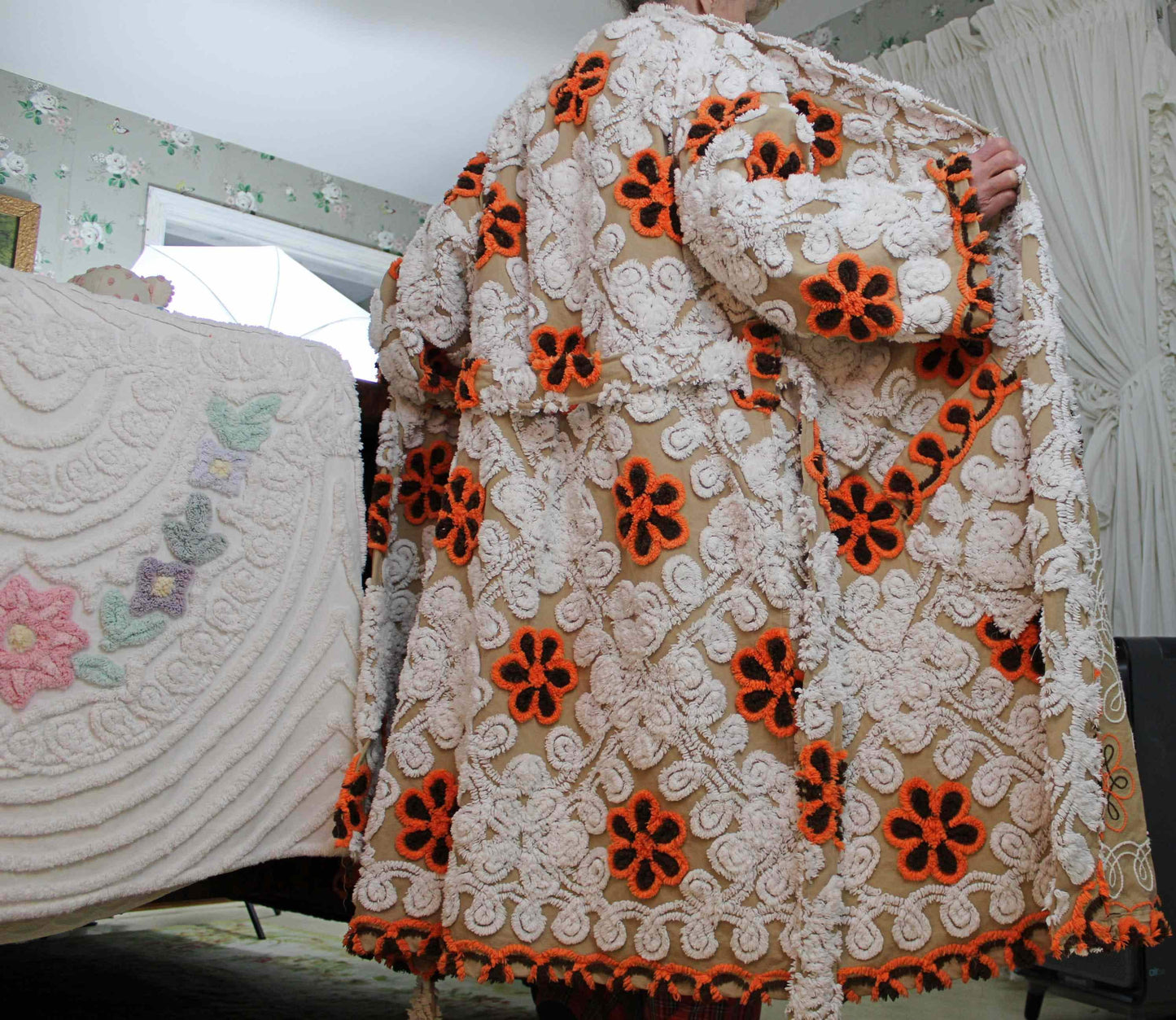 Unisex Kimono Style Chenille Robe, PUMPKIN SPICE Plush Bathrobe Upcycled from Vintage Chenille Bedspread in Creamy Mocha Swirl, Sz XL 1X