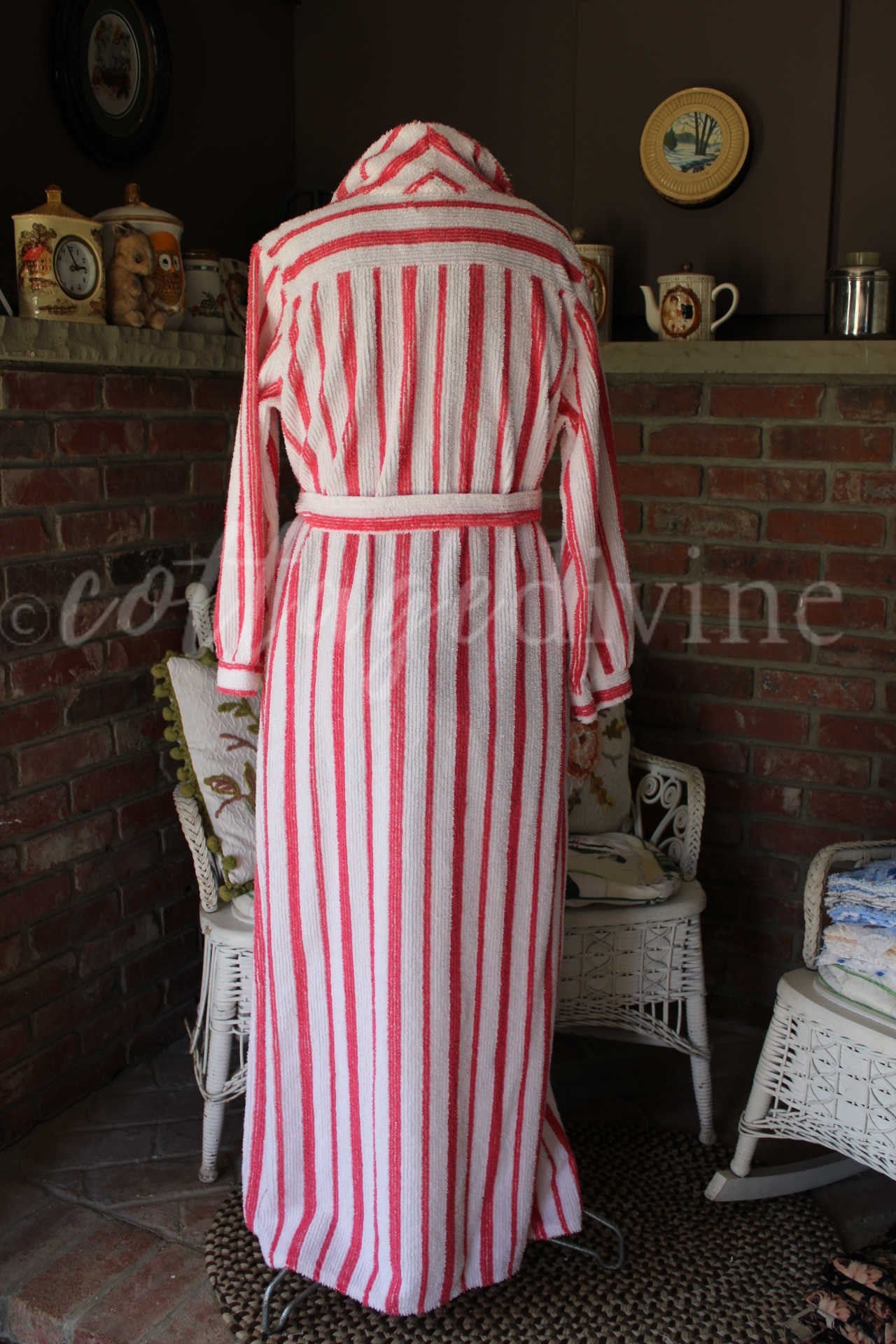 Feminine Flattering Vintage Chenille Robe, Siren Red & White Stripes Bathrobe, Ladies Size S, Lightweight Summer Cotton Blend