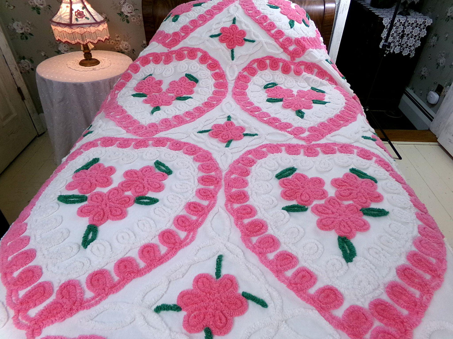 fairytale hearts vintage chenille bedspread, feminine pink & white sweetheart rose trios, romantic full size 100% cotton bedding