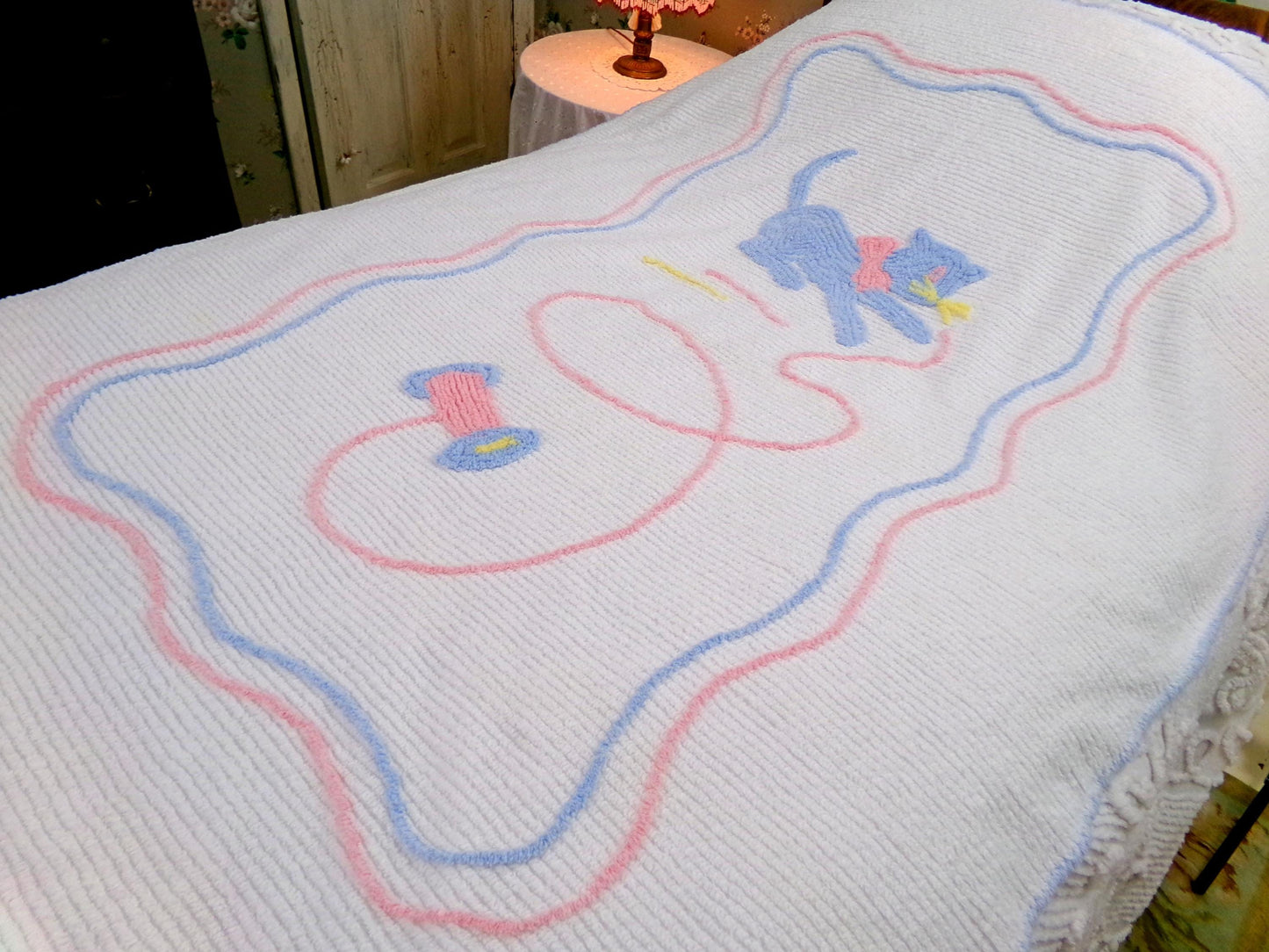 kitten vintage chenille coverlet, charming kitty cat chasing thread in pink, blue & white, cotton accent throw, 38"W x 56"L