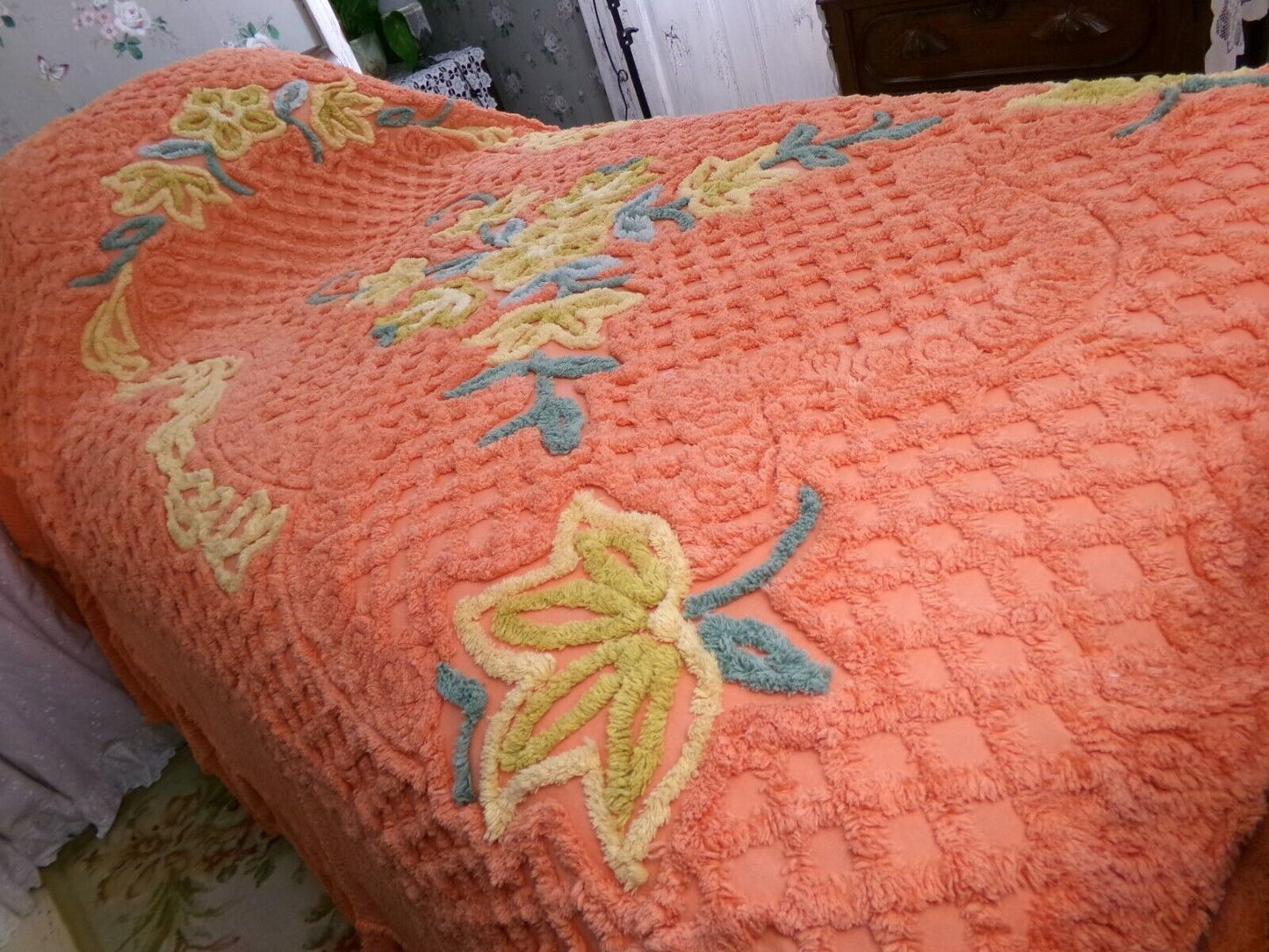 Vivid Orange Floral Vintage Chenille Bedspread, Boxed & Fitted Design, Full Size