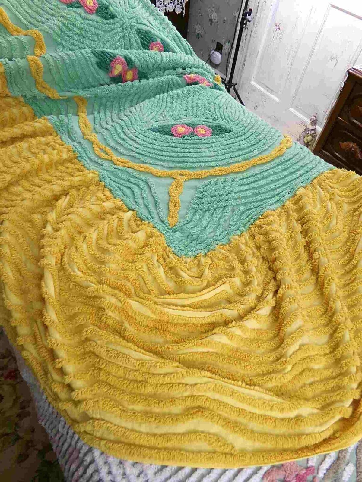 Vintage gold & green chenille bedspread, pink roses, attached ruffle skirt, twin sz