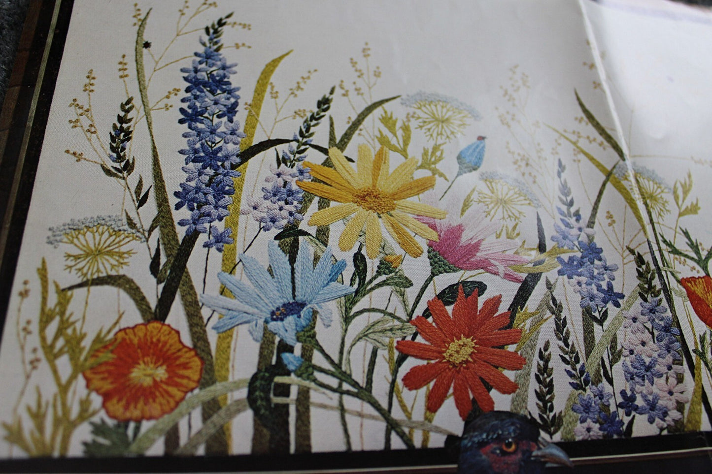 SPRING FLOWERS Vtg Wall Hanging Crewel Embroidery Kit Paragon Stitchery 0711
