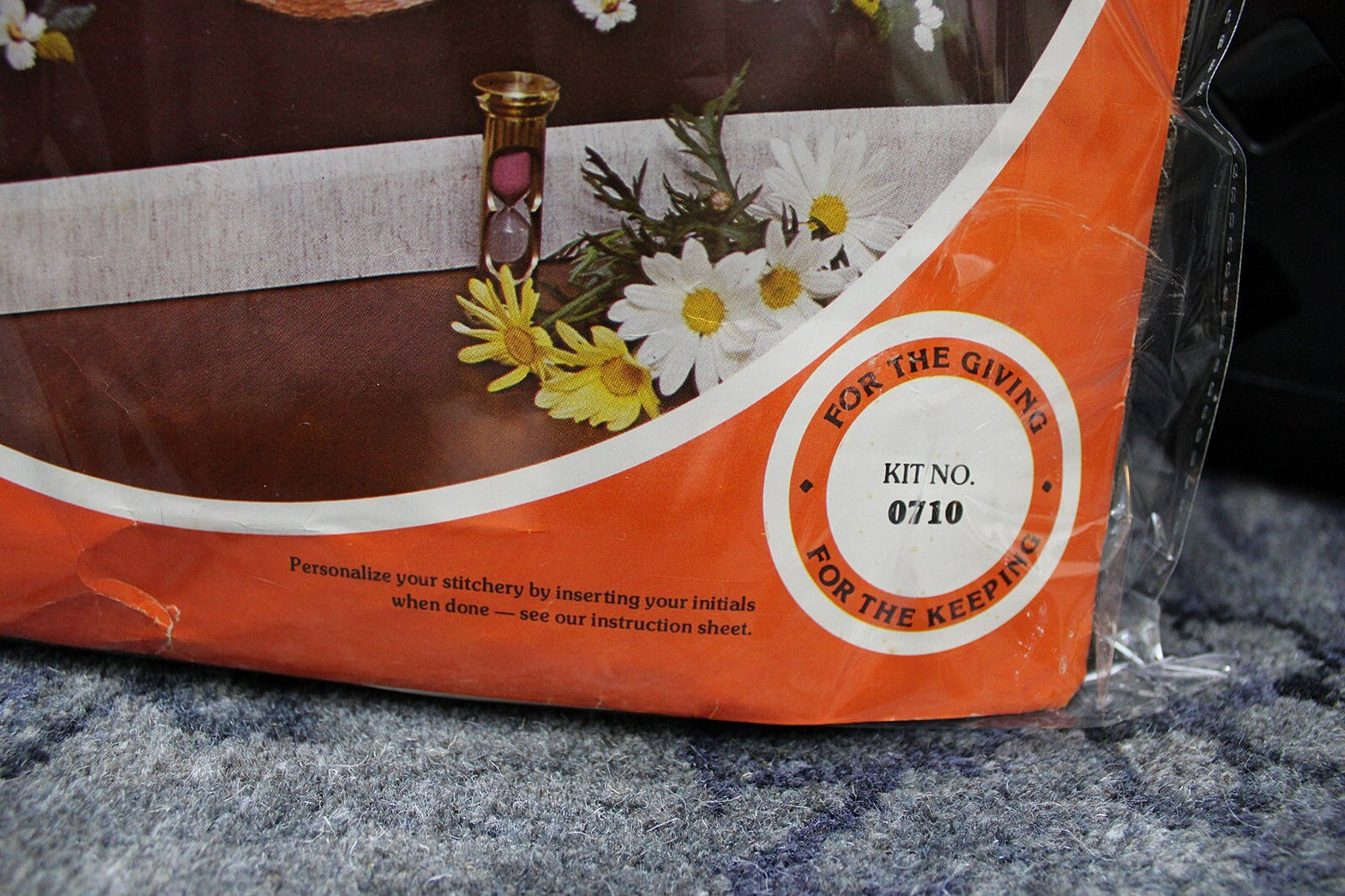 Vintage "FLOWER PAINTING" Crewel Embroidery Kit Huge Rare Paragon Stitchery 0710