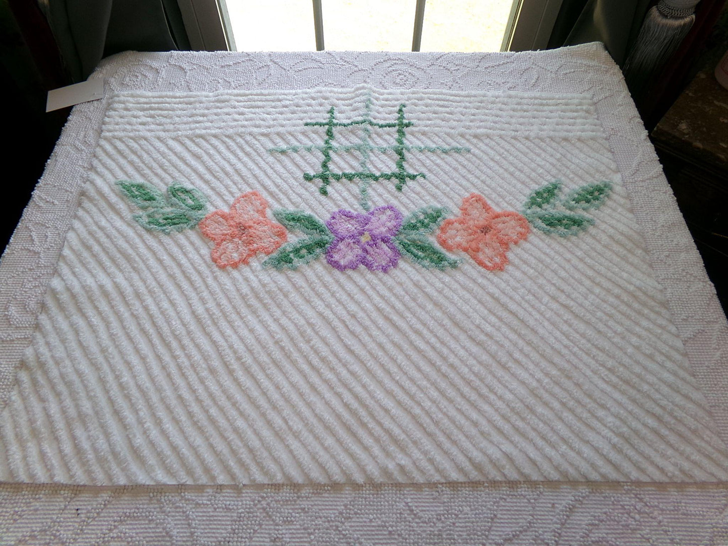 Pretty Vintage Chenille Fabric - Soft & Textured for Your Creative Projects, 21" x 28" Piece of Sewing Material Ideal for Quilts, Pillows