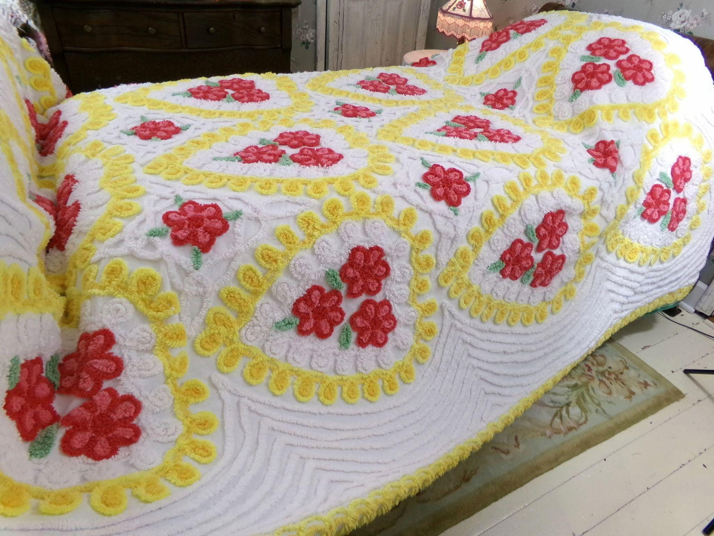 sweetheart vintage chenille bedspread with brilliant hearts, roses & curlicue swirls on white 100% cotton, MCM aesthetic, FULL size bedding