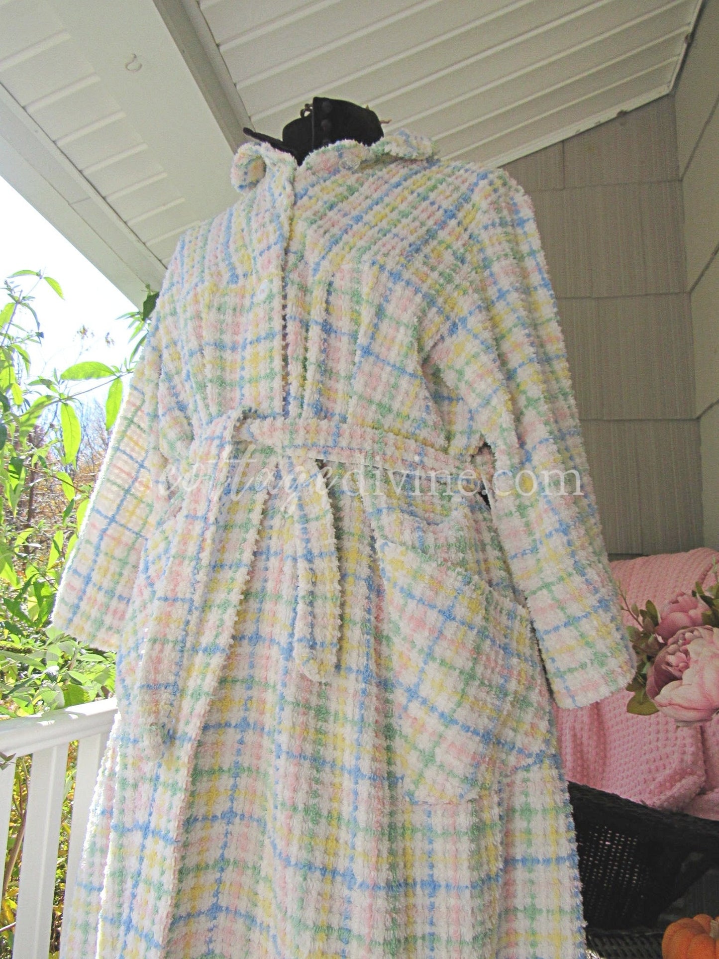 Grandma's Cozy Chenille Housecoat PLAID Vintage Chenille Robe 1960s Style Bathrobe, S/M