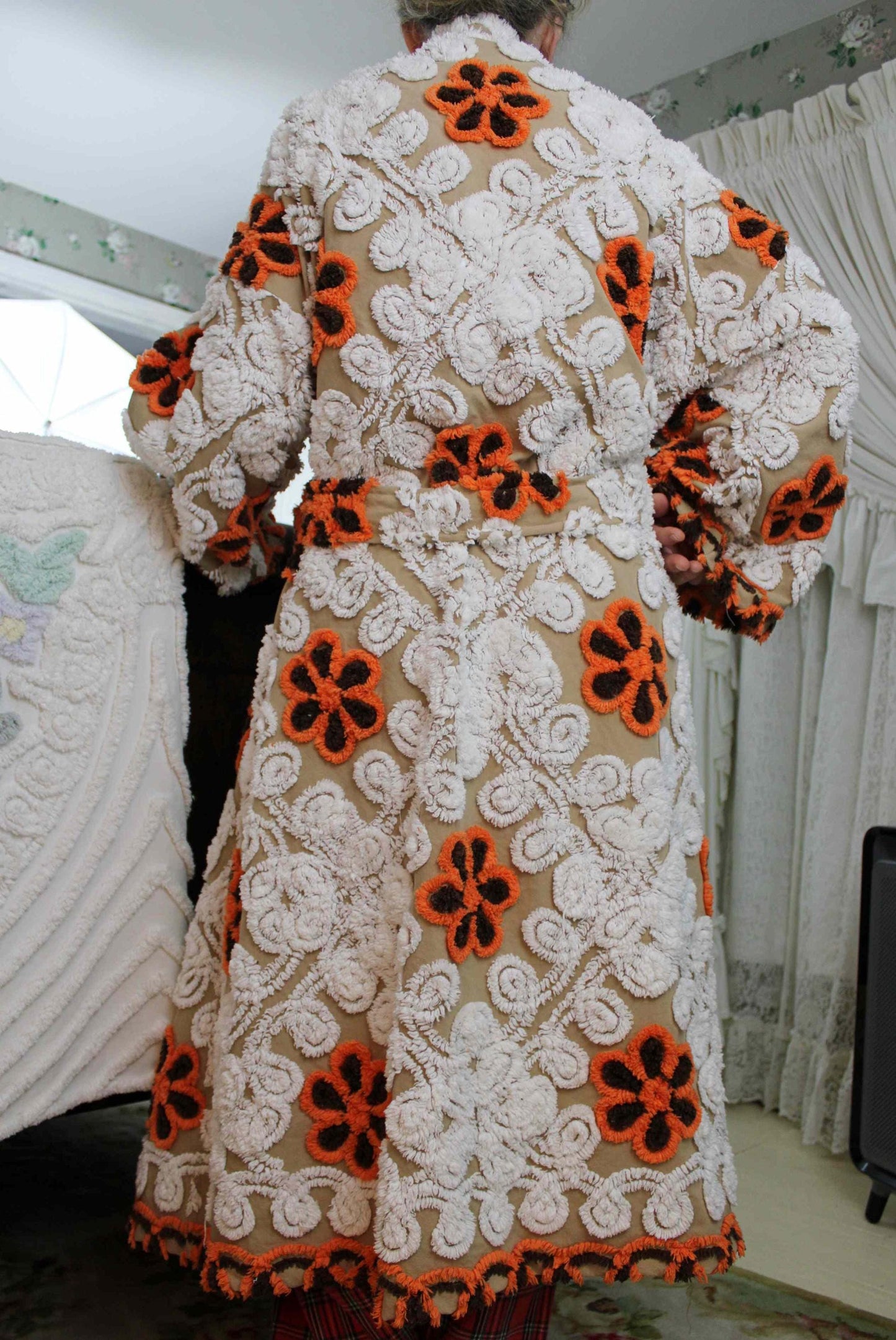 Unisex Kimono Style Chenille Robe, PUMPKIN SPICE Plush Bathrobe Upcycled from Vintage Chenille Bedspread in Creamy Mocha Swirl, Sz XL 1X