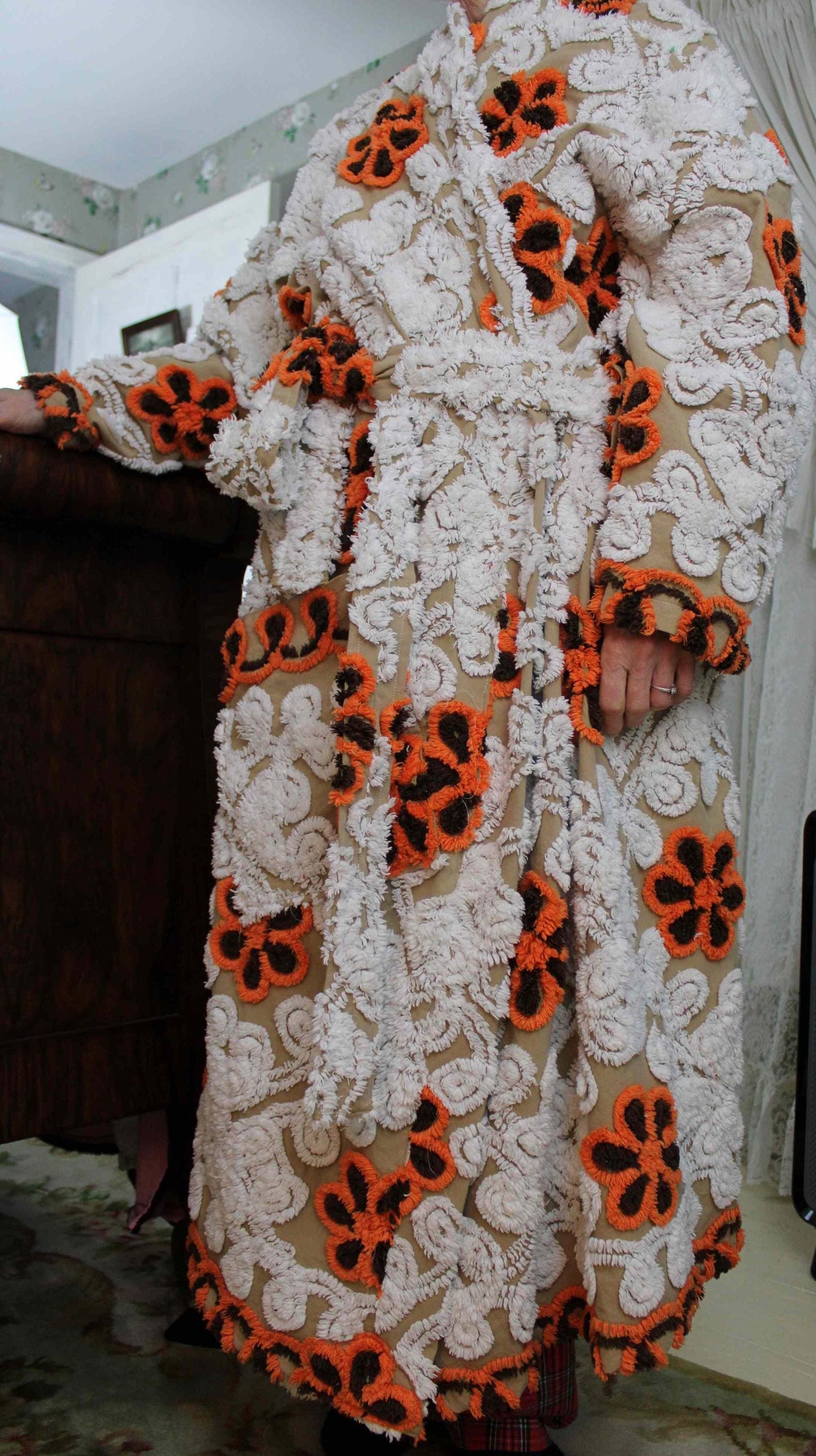 Unisex Kimono Style Chenille Robe, PUMPKIN SPICE Plush Bathrobe Upcycled from Vintage Chenille Bedspread in Creamy Mocha Swirl, Sz XL 1X