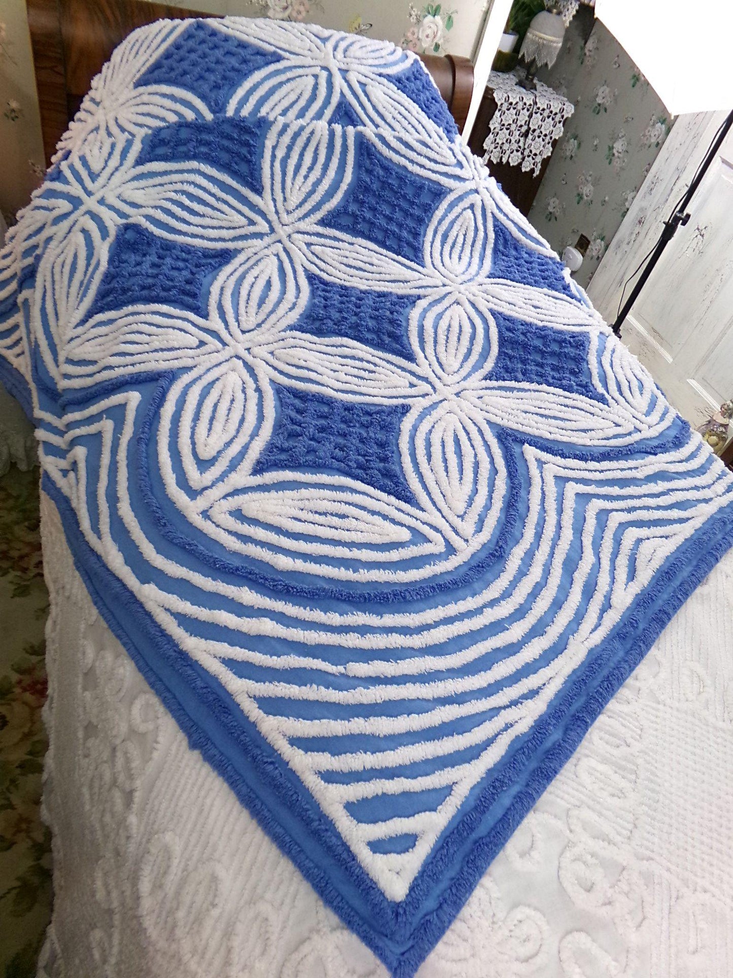 coastal style chenille bedding, full size vintage cotton bedspread in dominant blue & white wedding ring design