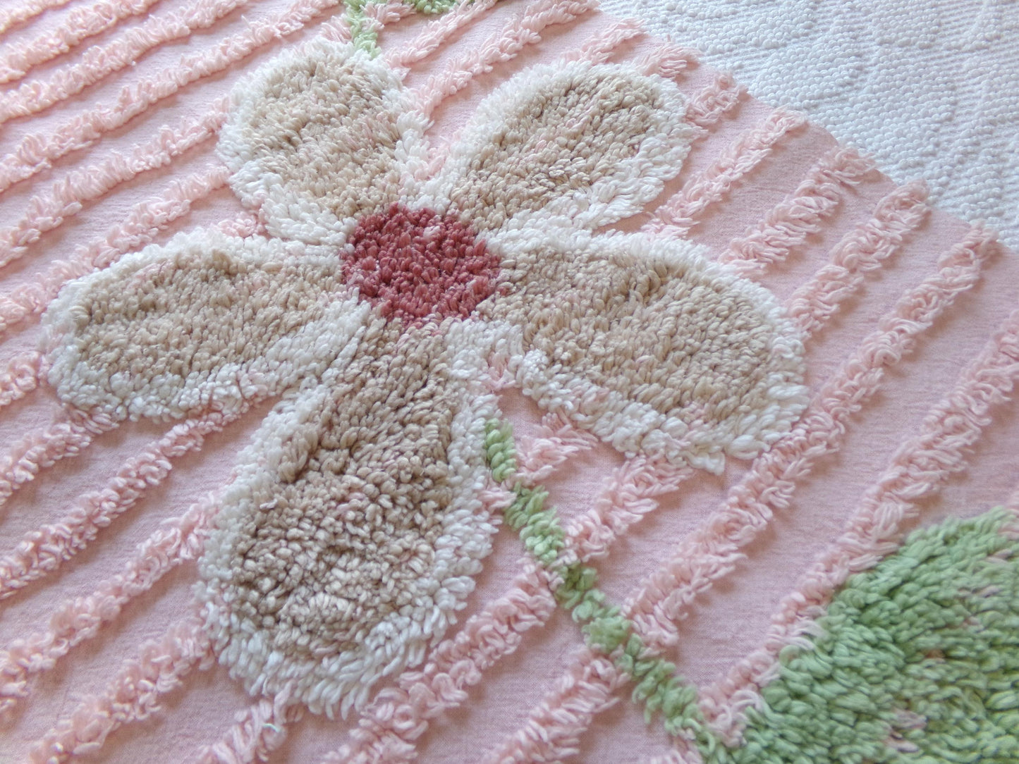 big daisies pink vintage style chenille fabric, thickly tufted flowers, 22"x 37" inch piece of quilt & sewing material, great for pillow