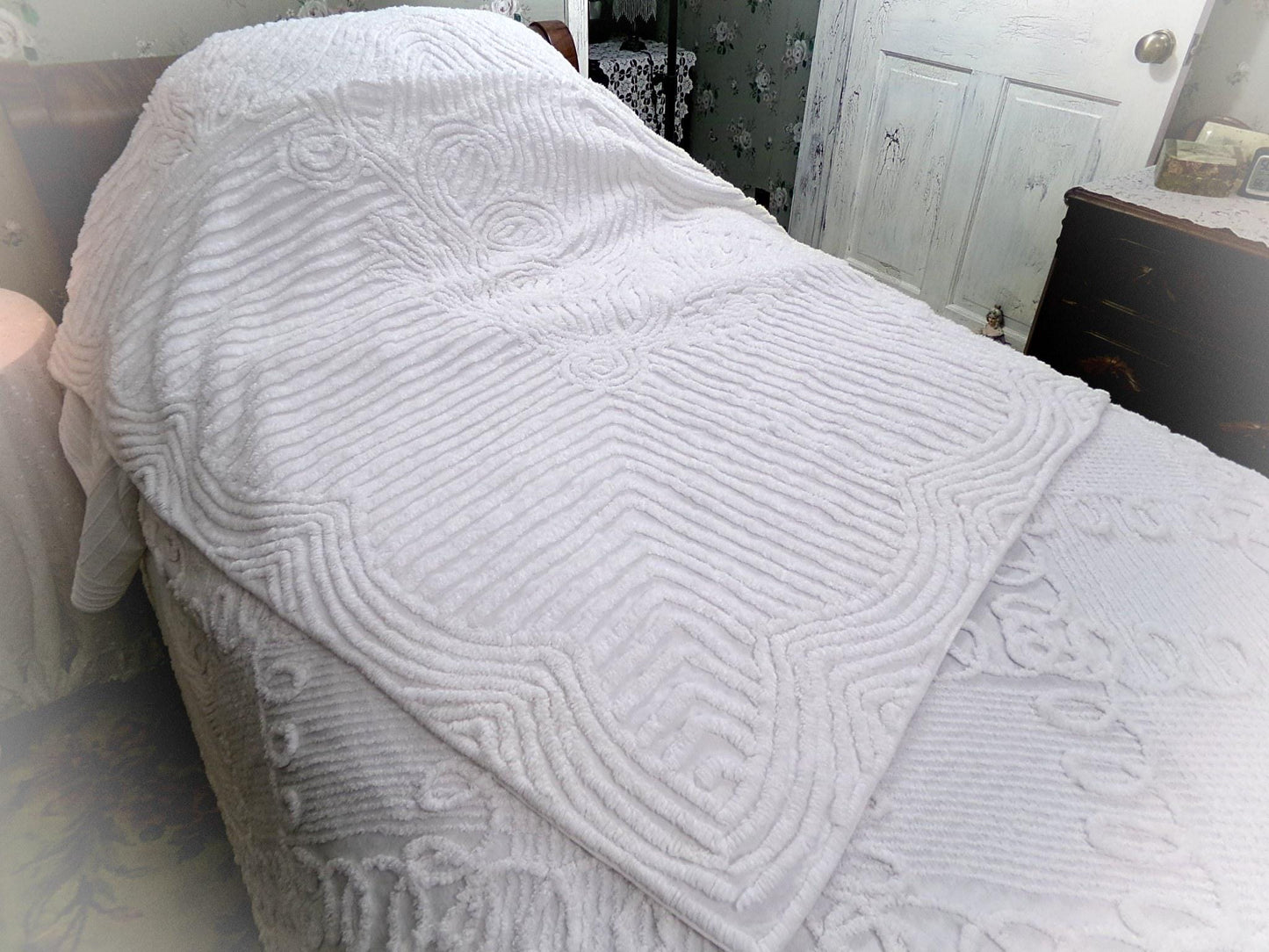 mystic shadow vintage chenille bedspread, plush white swirl designs, TWIN size farmhouse style cotton bedding