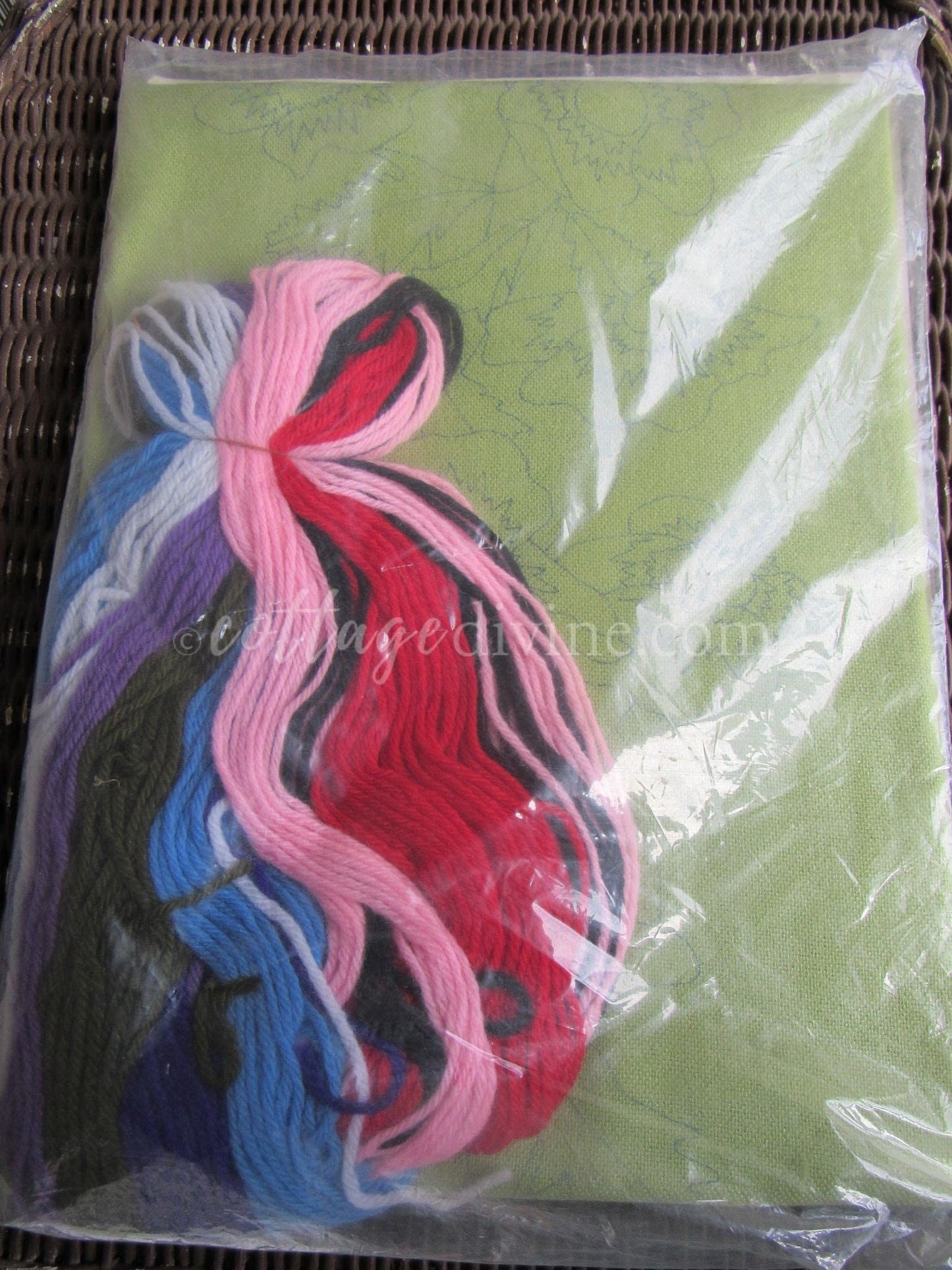 ANEMONES Paragon Crewel Stitchery Kit Vintage Embroidery Hippie Wallhanging # 0313