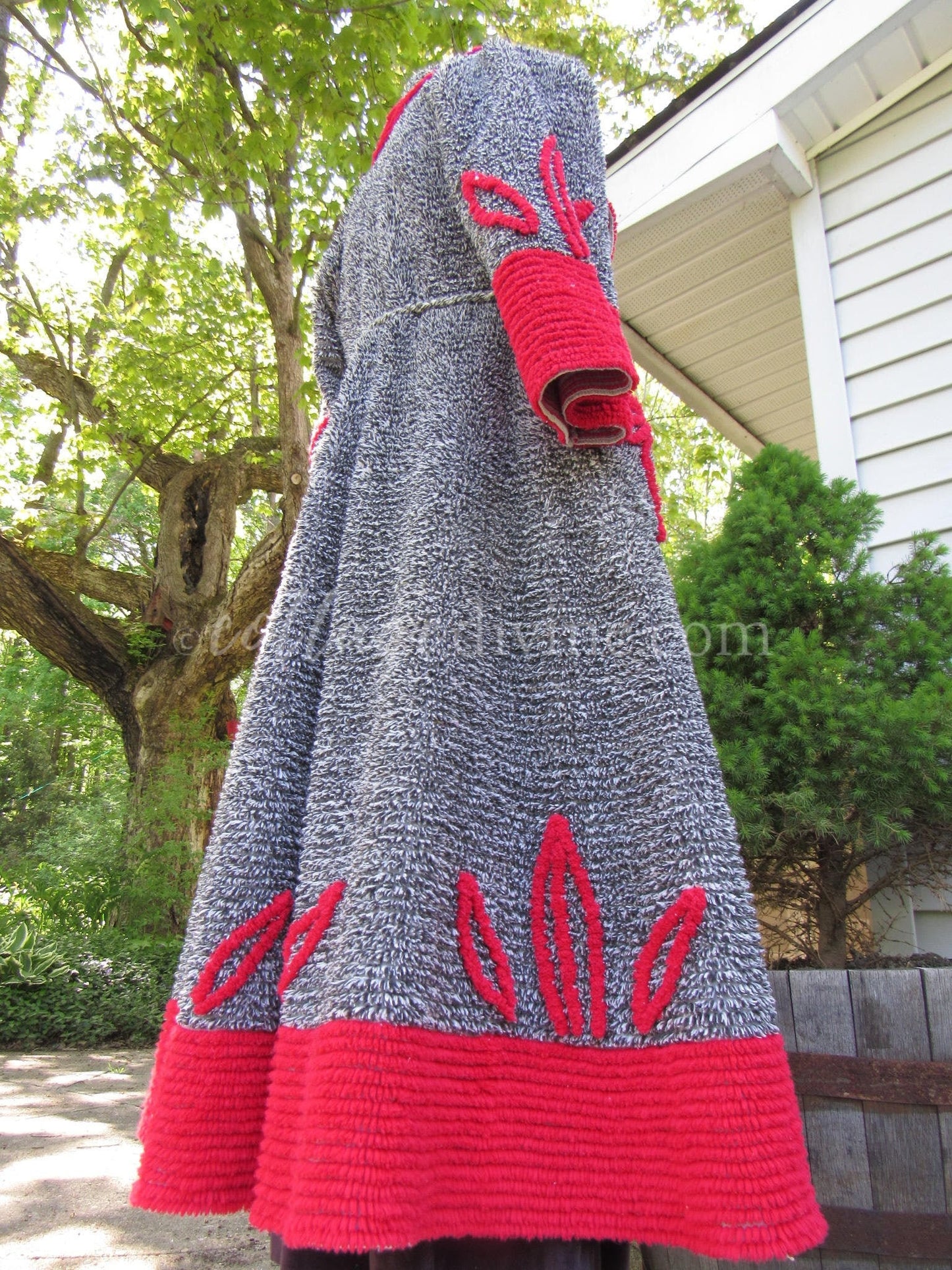 Salt & Pepper Siren Vintage Chenille Robe, Red Hot Statement Bathrobe with Kimono Sleeves, XS, Rare Petite Size