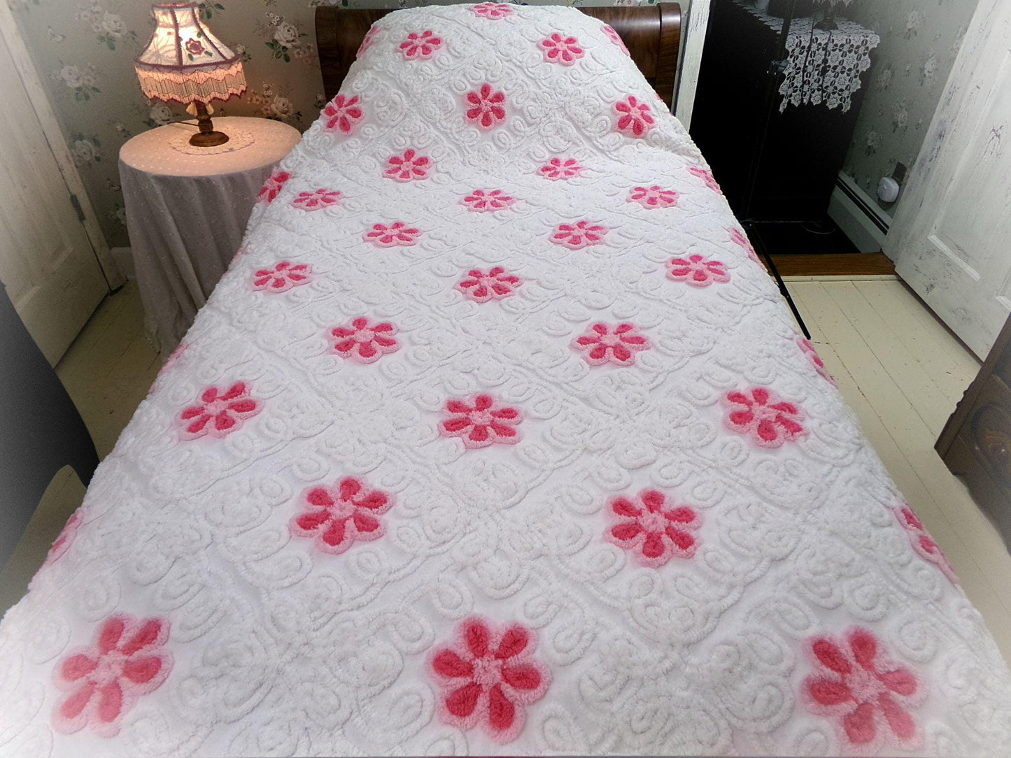 whimsical wonderland vintage chenille bedspread, pink roses in snowy white plush swirls, full size cotton bedding
