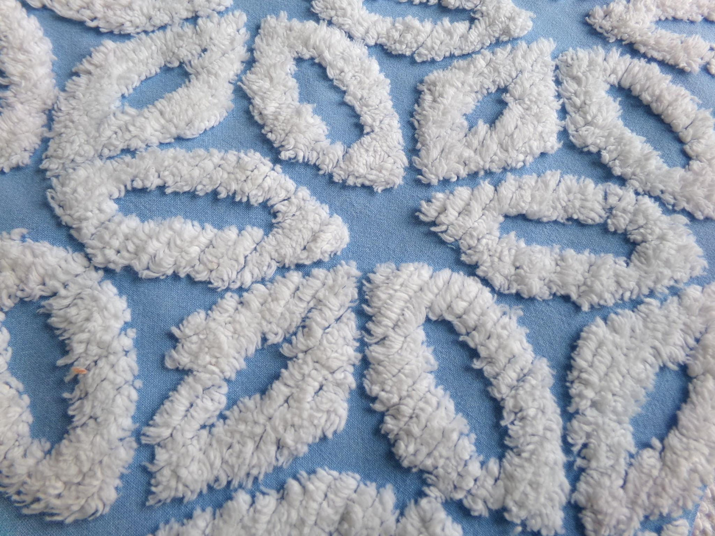 beach blue & white daisy vintage chenille fabric, classic geometric daisies, 18" x 24" piece of texturized cotton sewing material
