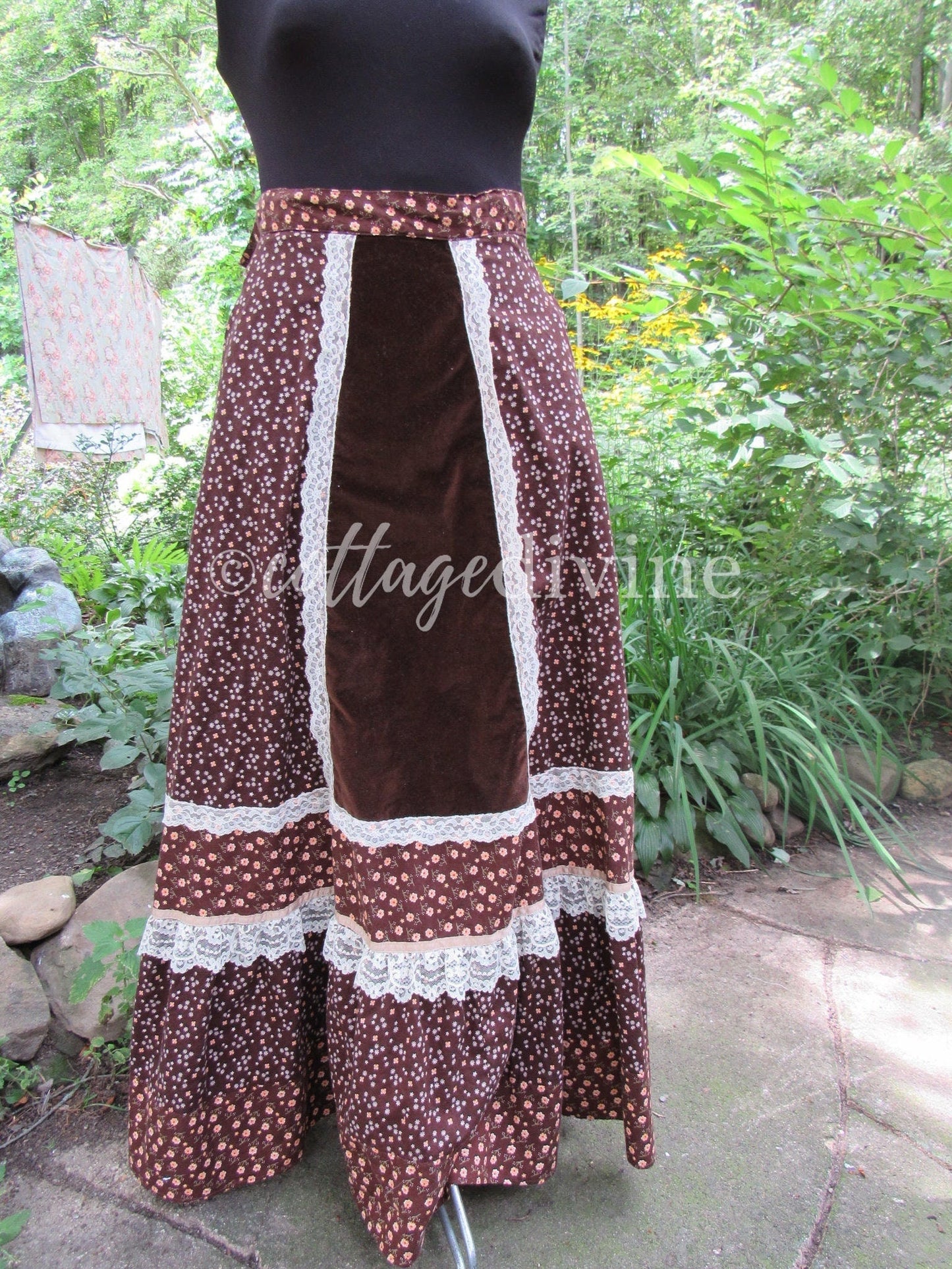 GUNNE SAX Prairie Skirt Velvet Front Chocolate Brown Calico Gunnies Vintage 1970s Maxi Skirt, XXS