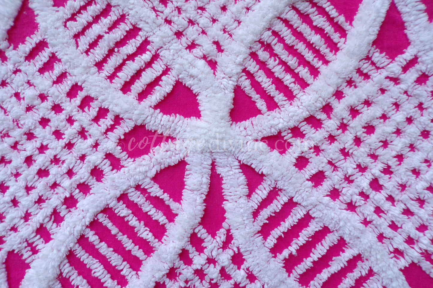 feisty fairy pink fluffy vintage chenille bedspread with white wedding rings & accent fringe, soft cotton full size bedding