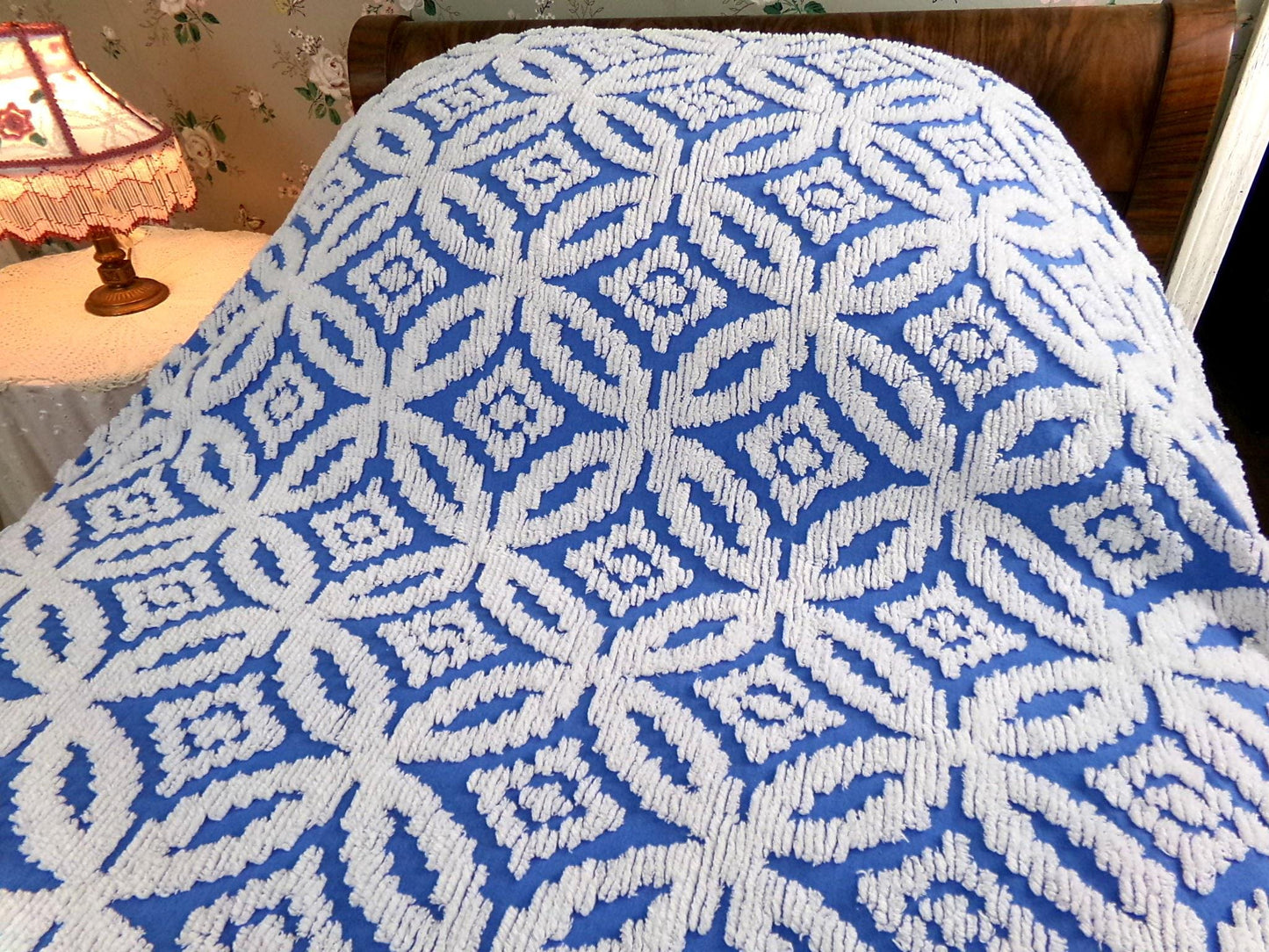 coastal cottage blue vintage chenille bedspread, cobalt & white geometric pattern, 100% cotton twin size summer coverlet with fringe