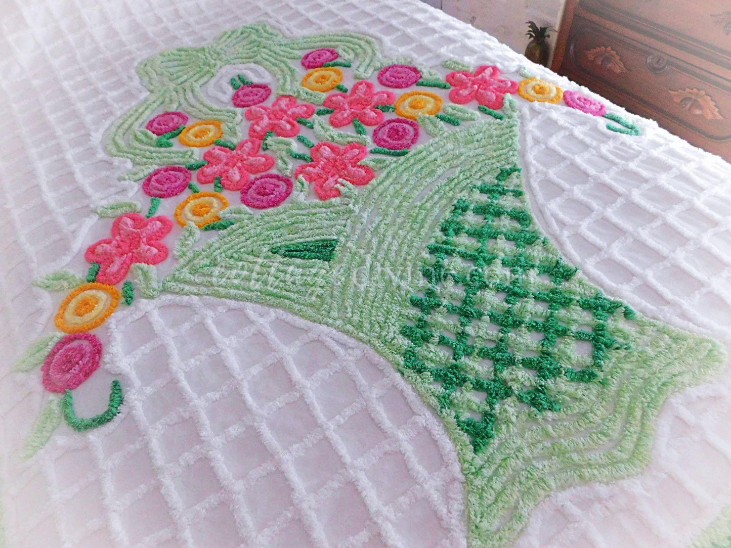 vintage chenille bedspread popping with a rainbow of hearts & flowers, full size summertime bedding