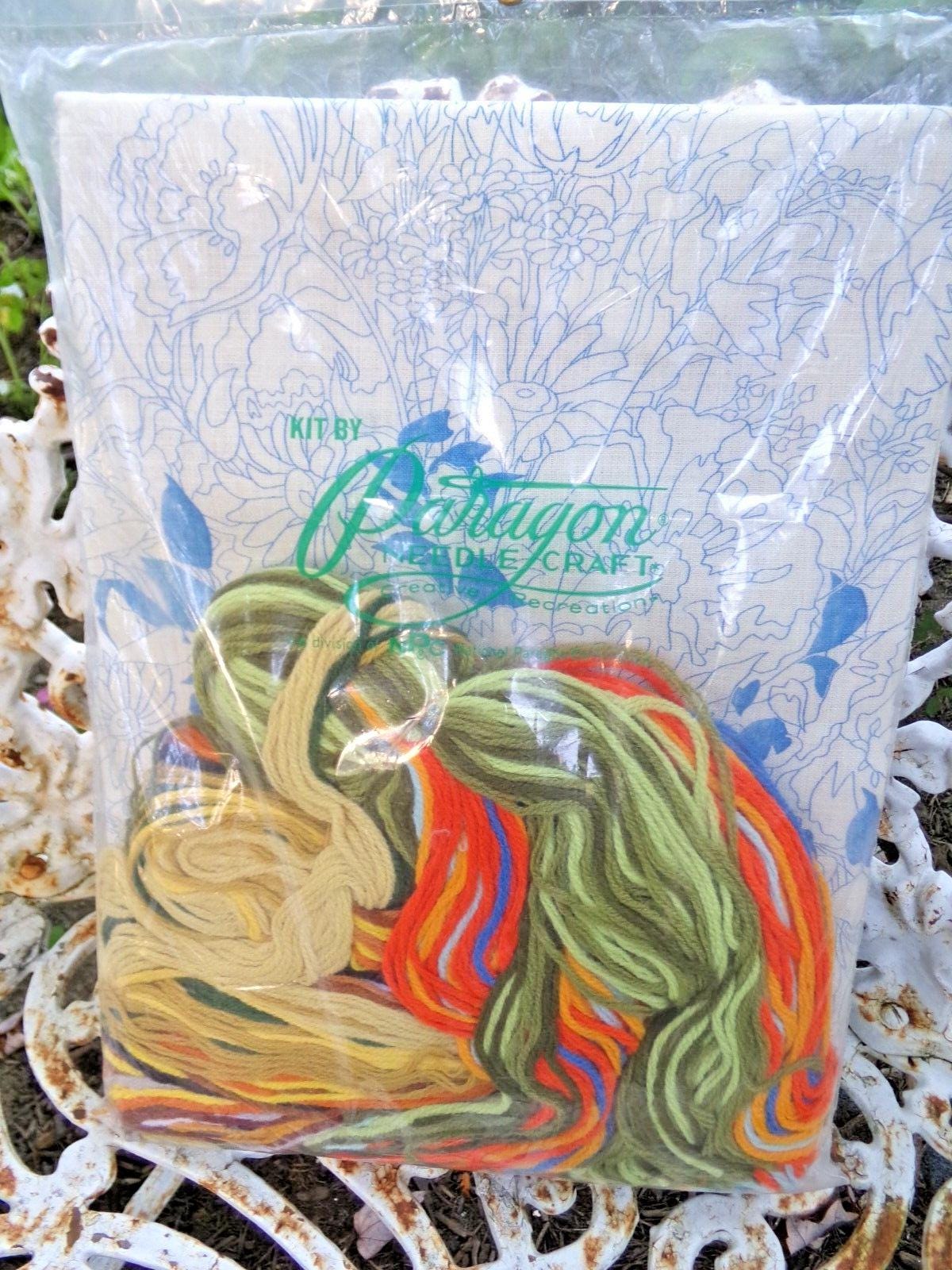 SUMMER BOUQUET Paragon Crewel Embroidery Kit 0516 Vintage Boho Floral Stitchery