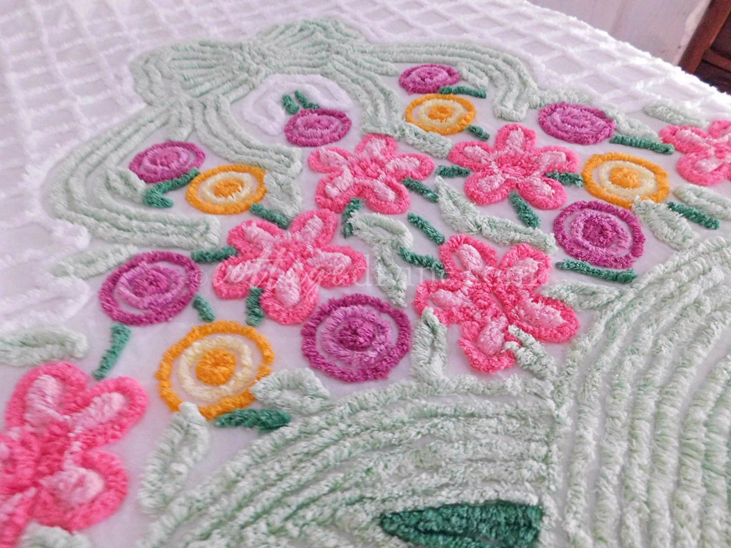 vintage chenille bedspread popping with a rainbow of hearts & flowers, full size summertime bedding