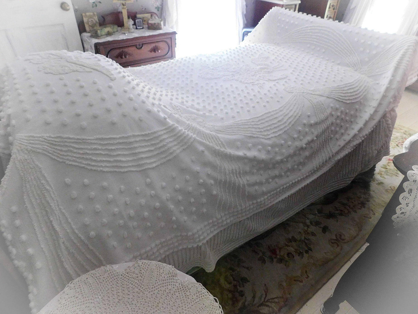 romantic farmhouse style white vintage chenille bedspread, roses, dots & swag bows, twin size cotton summer coverlet