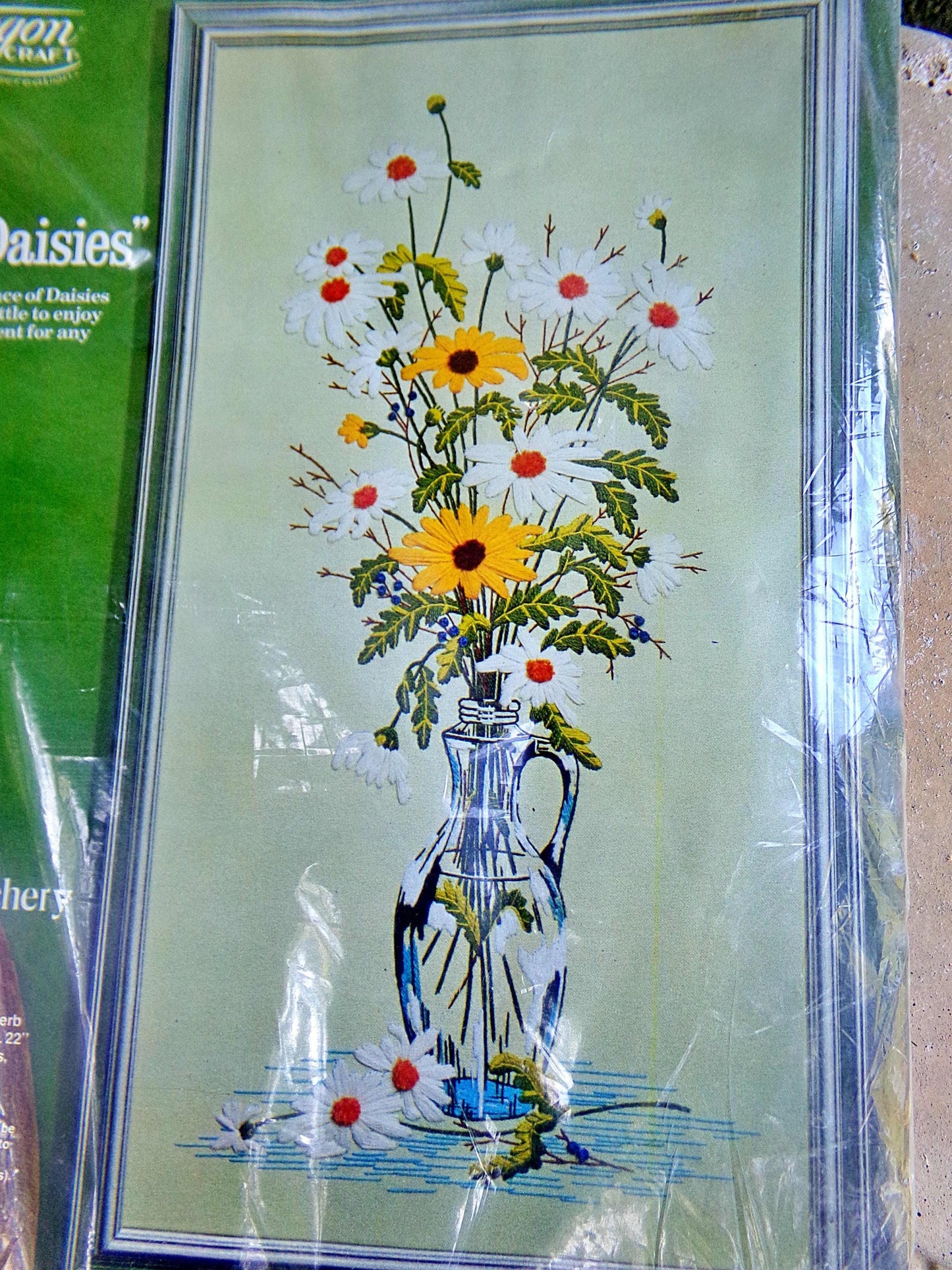 DAISIES DAISIES Crewel Embroidery Kit, Vintage 0617 Paragon Needlecraft Stitchery, Boho Style Wall Hanging, Adele Veres Design