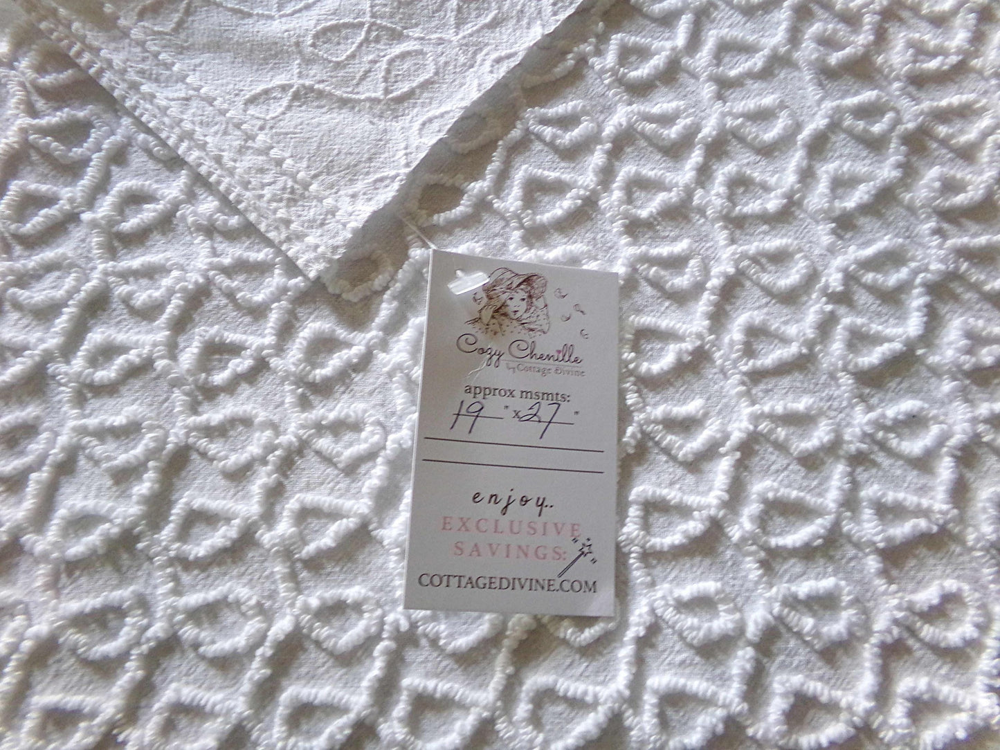 White Cursive Loops Texturized Chenille Material, 19" x 27" inch Needletuft Piece, Neutral Vintage Fabric for Handmade Quilts, DIY Pillows