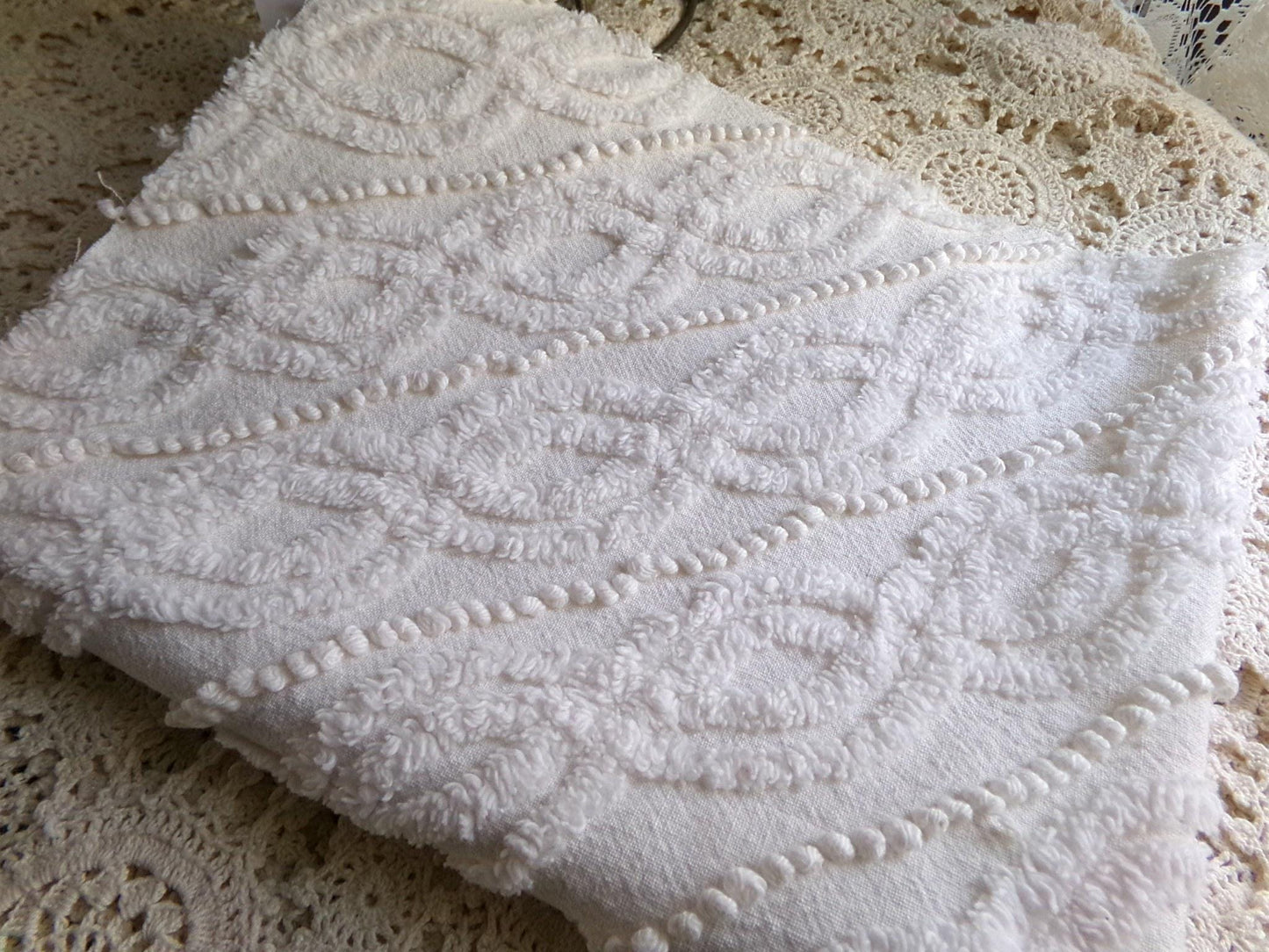 angelic infinity links vintage chenille fabric, lovely sewing material with great texture & presentation, 16" x 21" inch piece