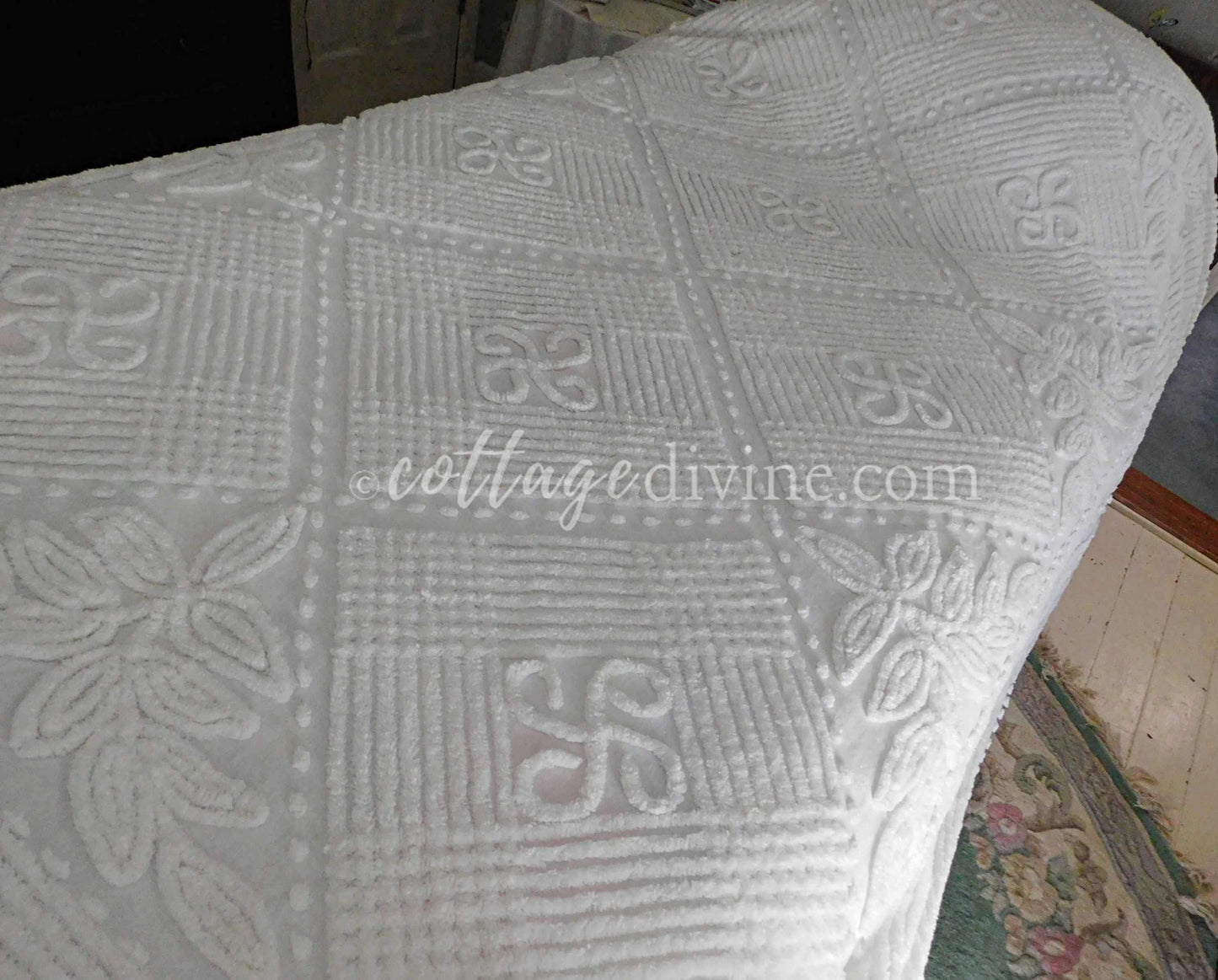 Shabby Seaside Cottage Style 1950s White Vintage Chenille Bedspread, Full Size, Fringe