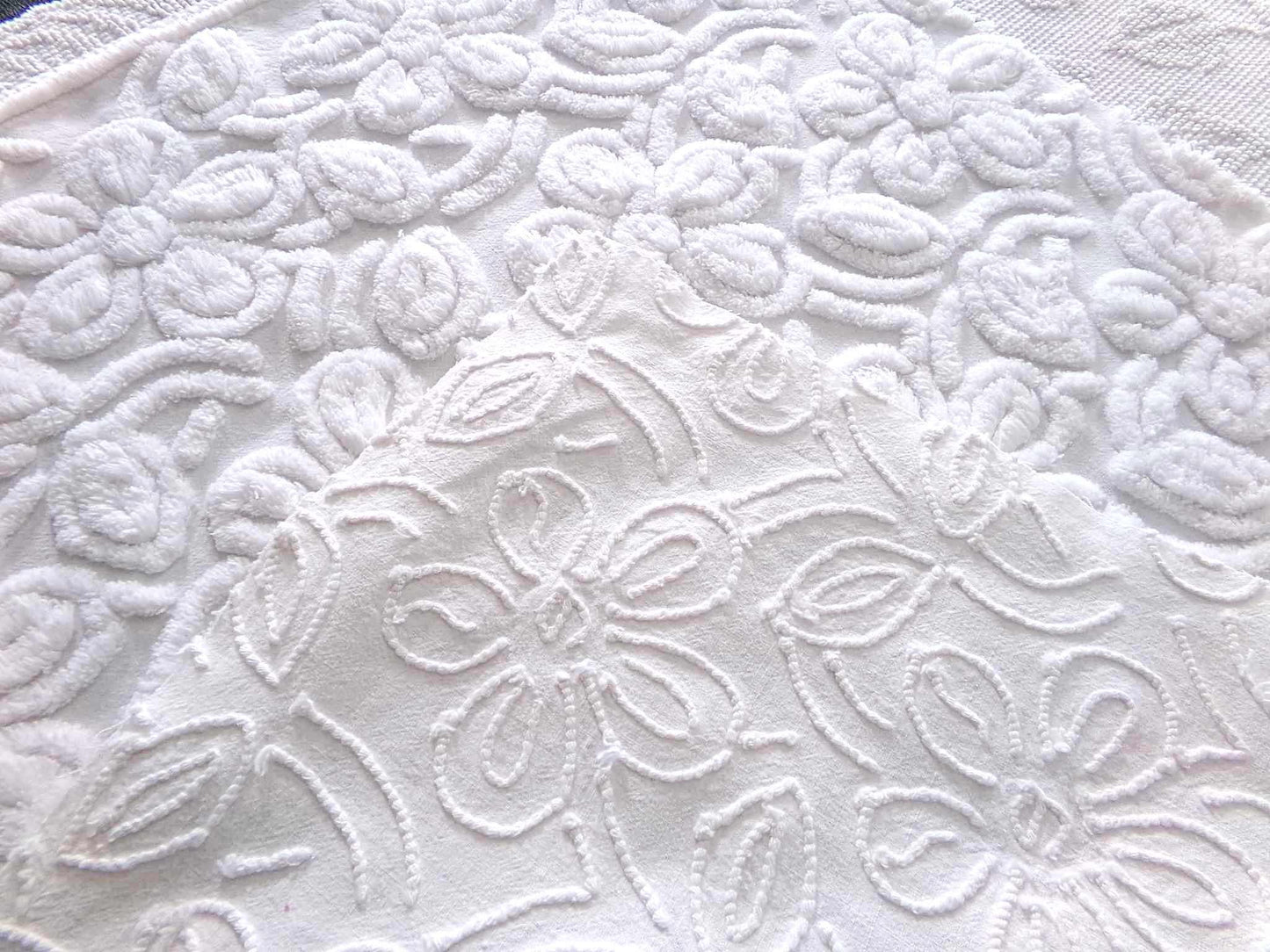 Precious Big Daisy Chenille Fabric, Vintage White Floral Cotton Sewing Material, 20" x 24" inch Piece for Quilting, Pillows & Crafts