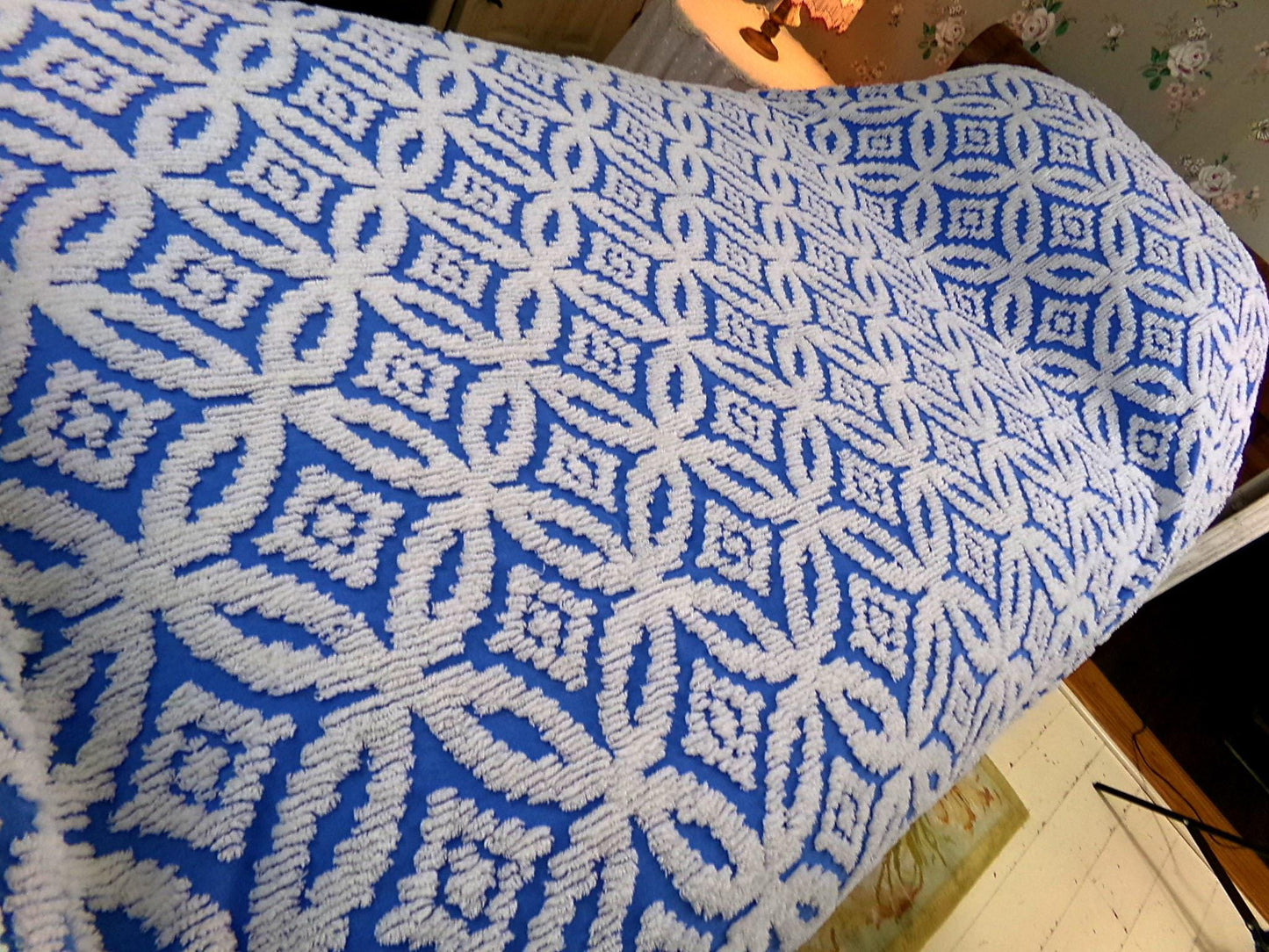 coastal cottage blue vintage chenille bedspread, cobalt & white geometric pattern, 100% cotton twin size summer coverlet with fringe