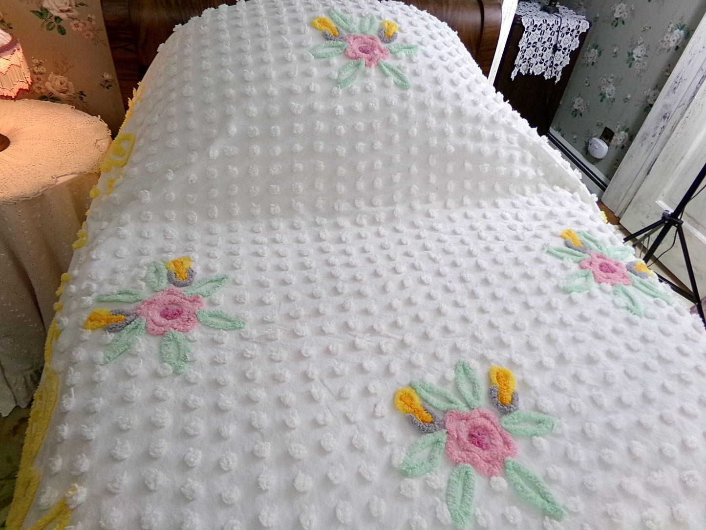 cottage charm vintage chenille bedspread, summer flowers, white dots & golden yellow accents, full size bedding