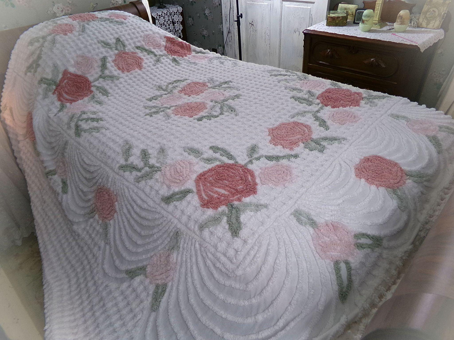 luxurious plush tufted chenille bedspread, muted natural roses, thick white grids, swags & accent fringe, vintage twin size cottage bedding