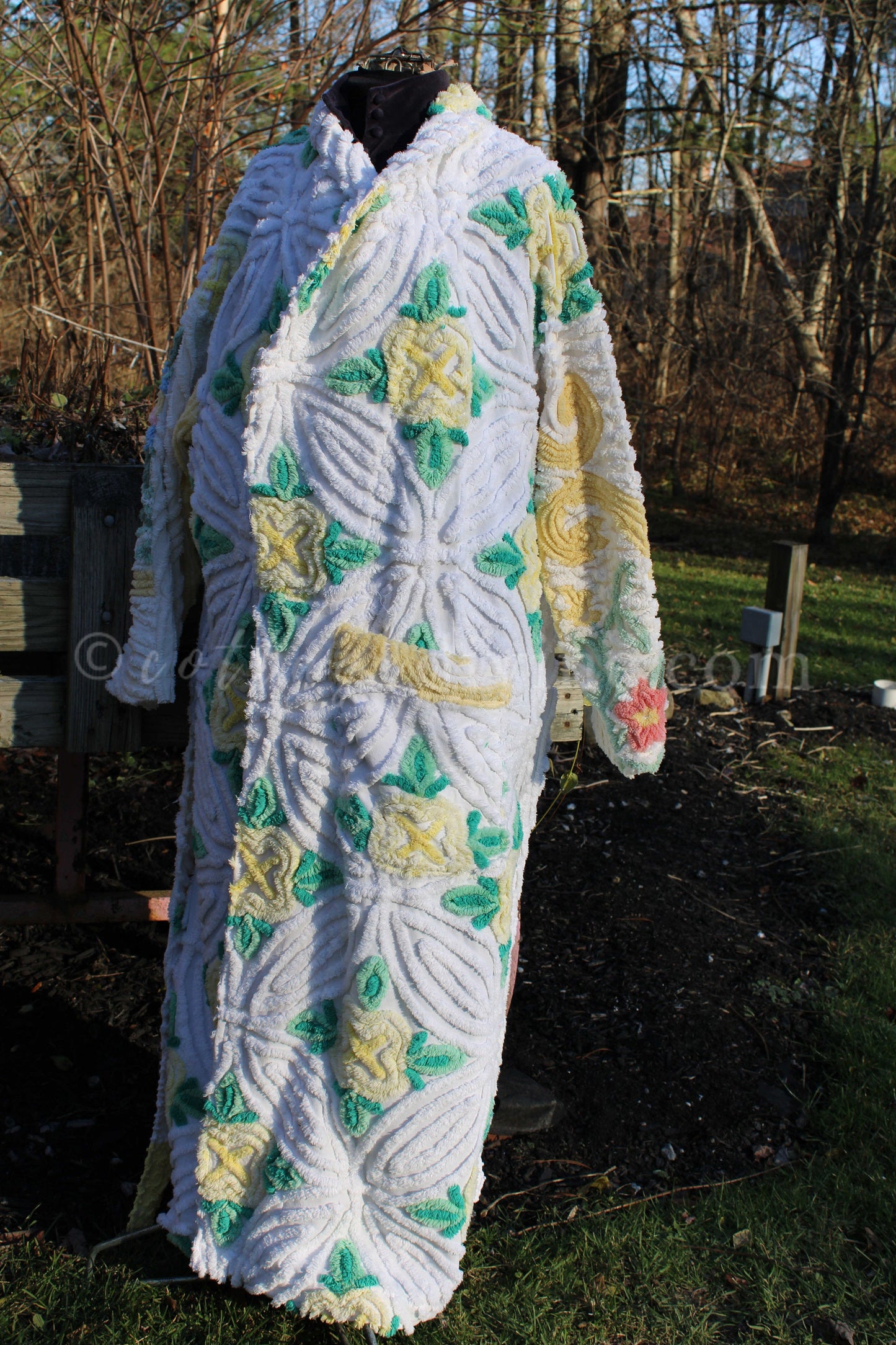 Plush Plus Size Chenille Robe, Upcycled Bathrobe from Cabbage Rose Blooms Vintage Chenille Bedspread, 1X / 2X Large