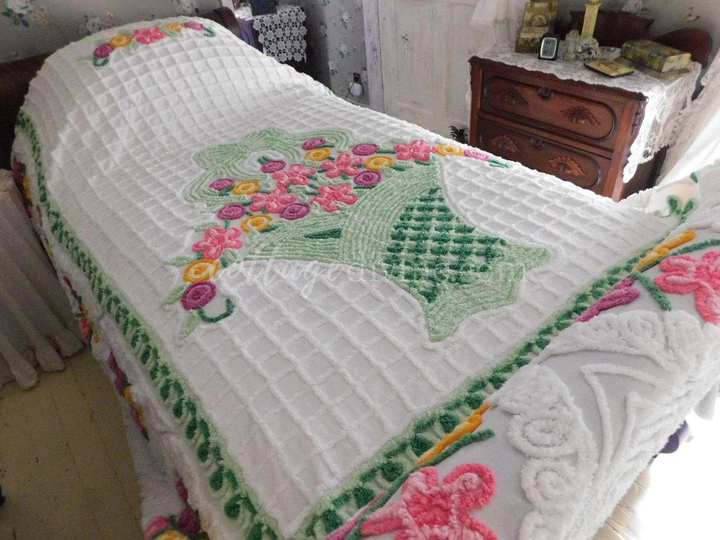 vintage chenille bedspread popping with a rainbow of hearts & flowers, full size summertime bedding