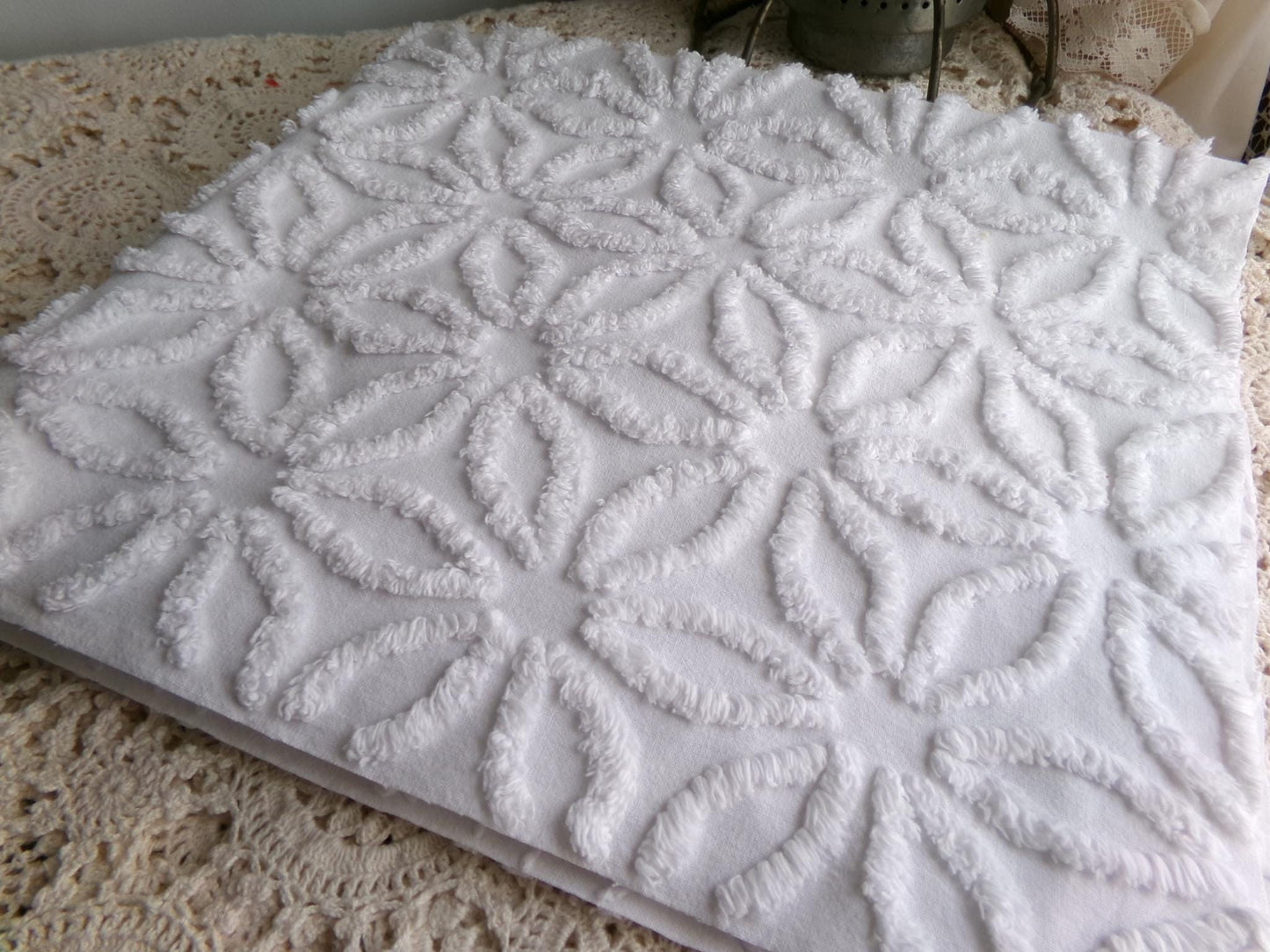 modern daisy vintage chenille fabric, versatile white quilt material, 20" x 24" inch piece for sewing, crafts & quilting