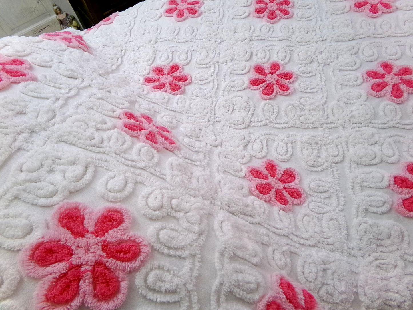 whimsical wonderland vintage chenille bedspread, pink roses in snowy white plush swirls, full size cotton bedding