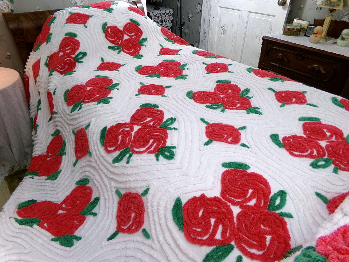 hopeless romantic vintage chenille bedspread, shabby red pinwheel roses in swirl hearts, 100% white cotton full size bedding, pom pom trim