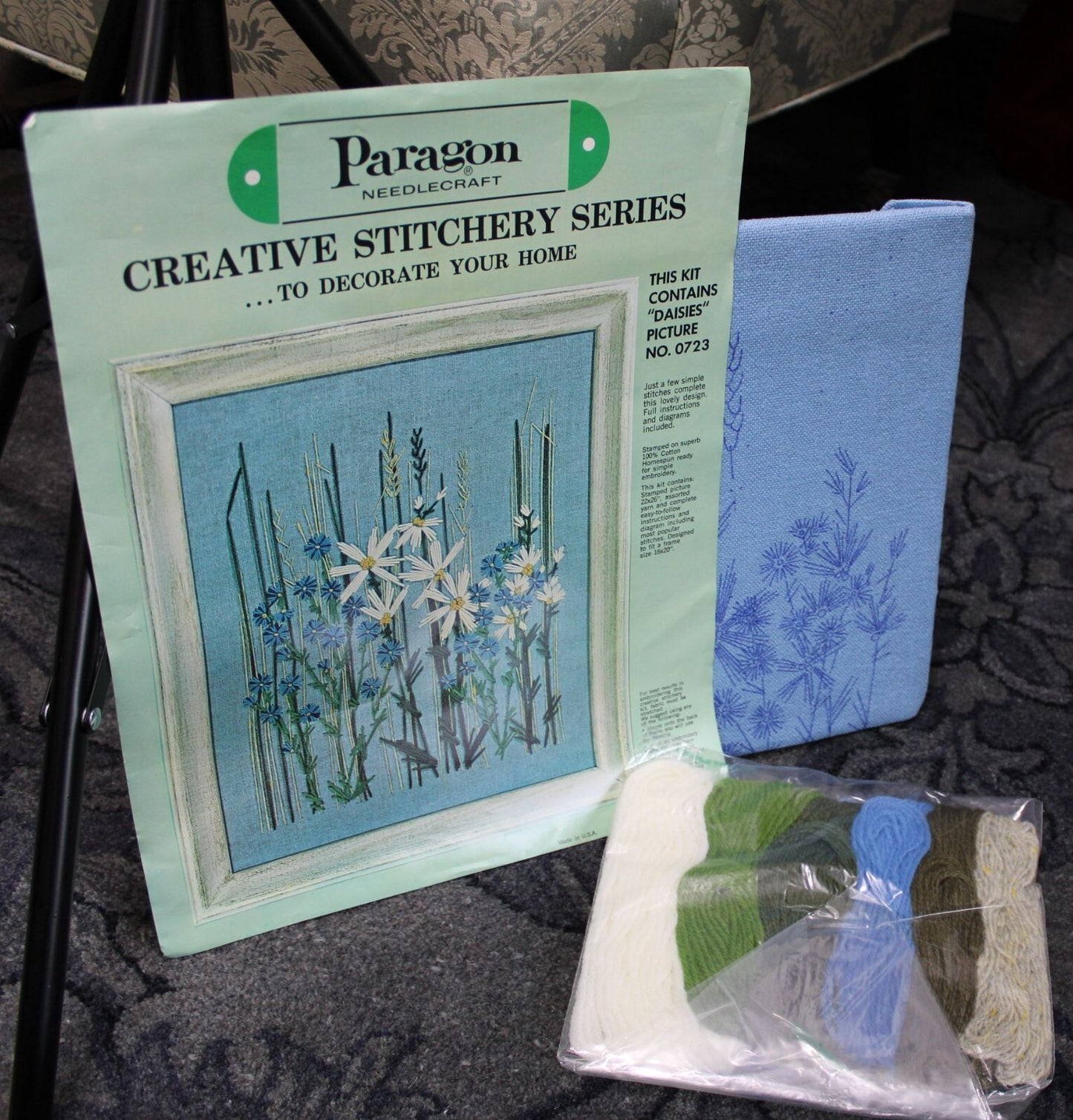 DAISIES Vtg Crewel Embroidery Kit Boho Hippie 70s Floral Paragon Stitchery 0723